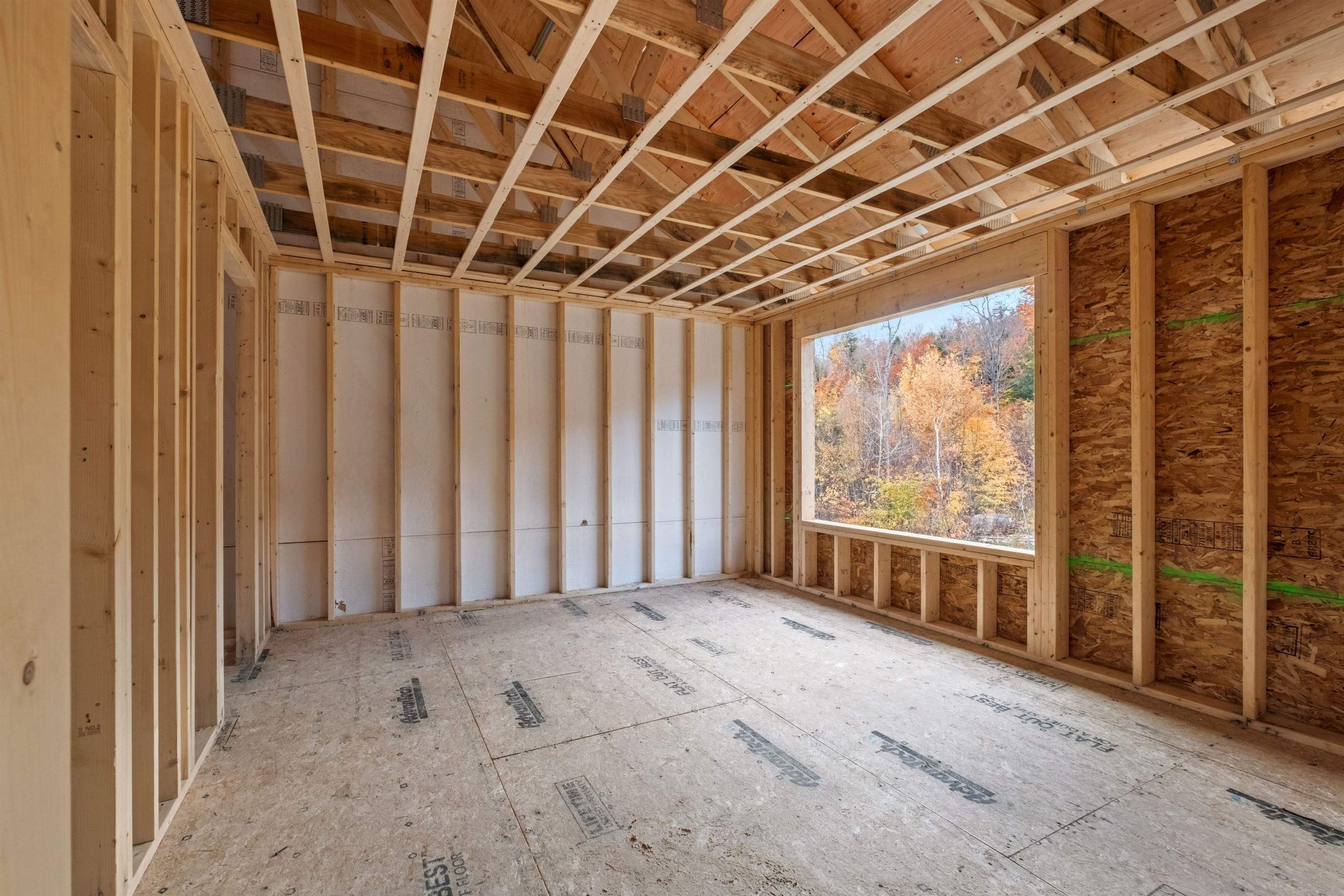 Lincoln, New Hampshire, 03251, United States, 5 Bedrooms Bedrooms, ,5 BathroomsBathrooms,Residential,For Sale,1978136