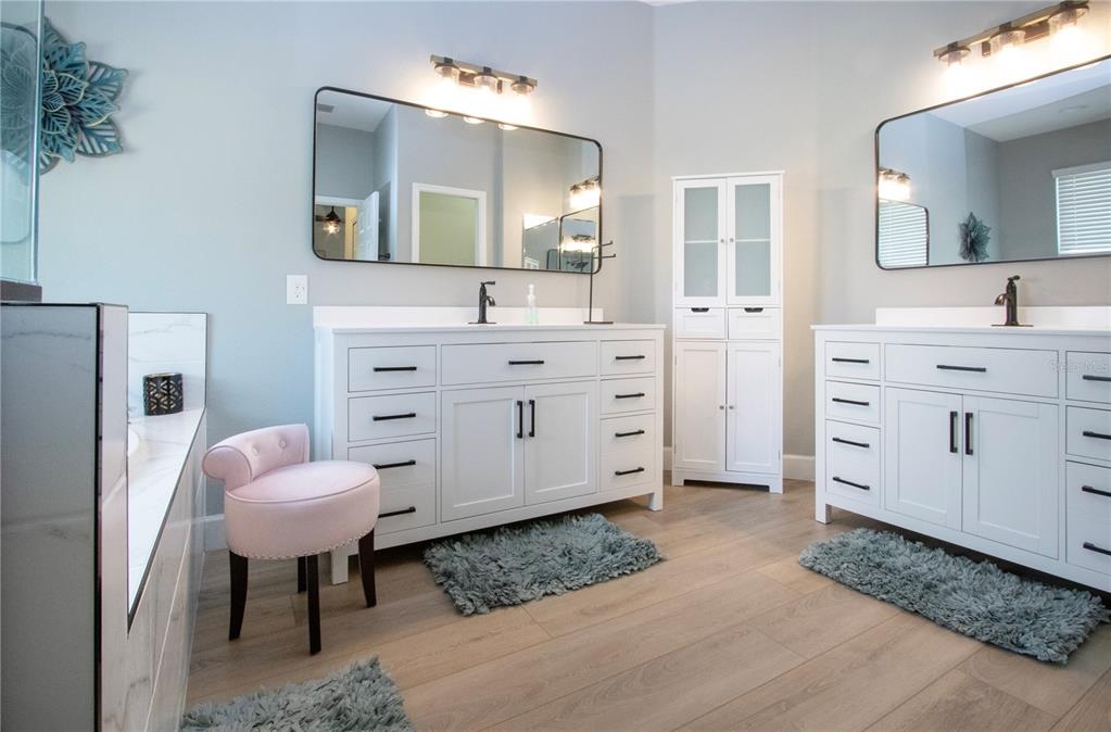 Bradenton, Florida, 34212, United States, 4 Bedrooms Bedrooms, ,3 BathroomsBathrooms,Residential,For Sale,1829585