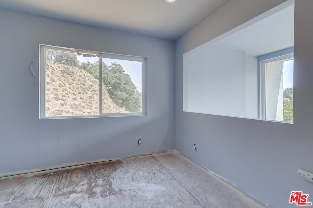Los Angeles, California, 90046, United States, 3 Bedrooms Bedrooms, ,2 BathroomsBathrooms,Residential,For Sale,1908344
