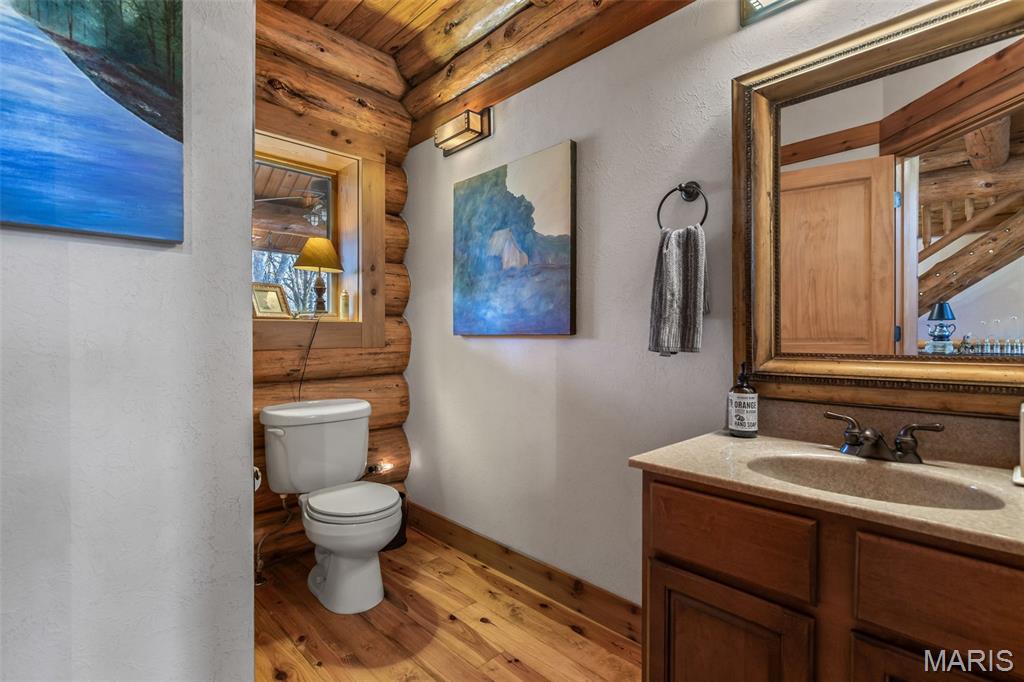 Farmington, Missouri, 63640, United States, 3 Bedrooms Bedrooms, ,4 BathroomsBathrooms,Residential,For Sale,1991980