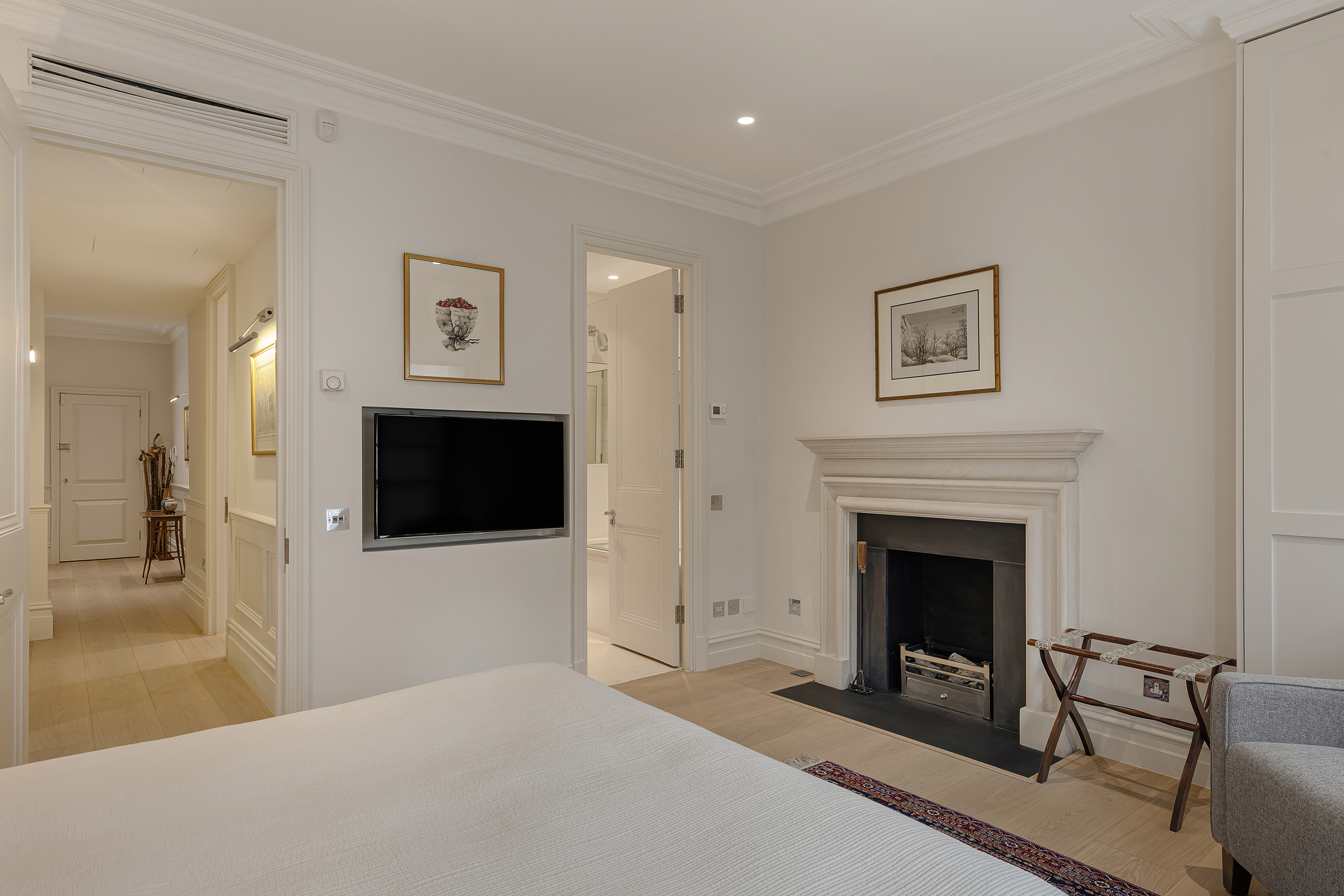  A Generous Three-Bedroom Apartment in Ennismore Gardens - 物件實景