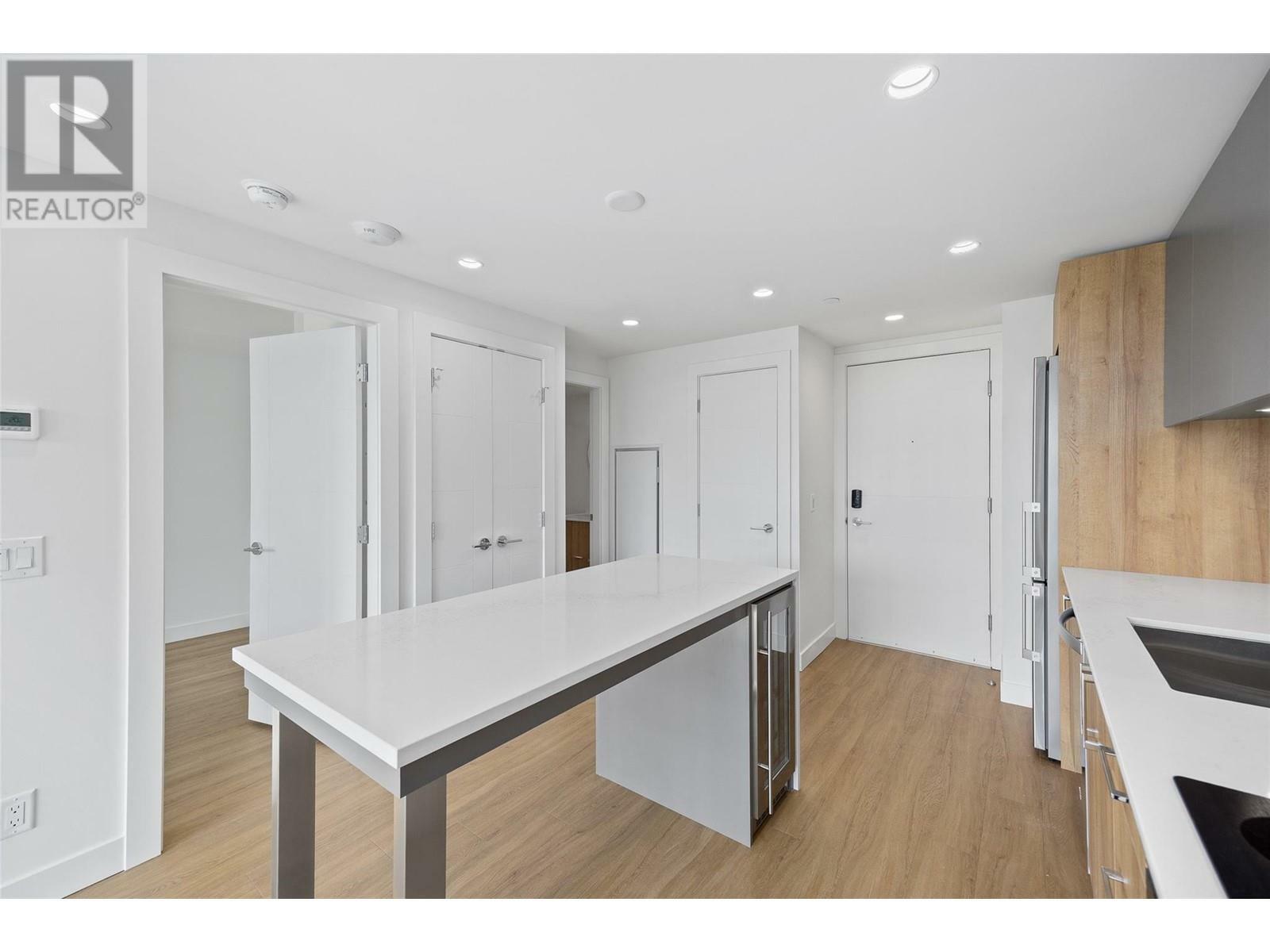 KELOWNA, British Columbia, V1W 3L2, CA, 1 Bedroom Bedrooms, ,1 BathroomBathrooms,Residential,For Sale,1837031