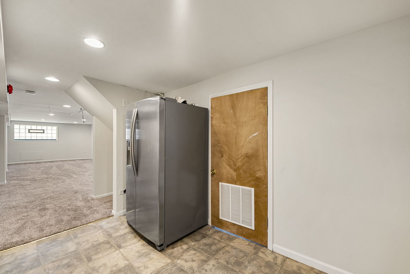 Chicago, Illinois, 60641, United States, 4 Bedrooms Bedrooms, ,3 BathroomsBathrooms,Residential,For Sale,1947957