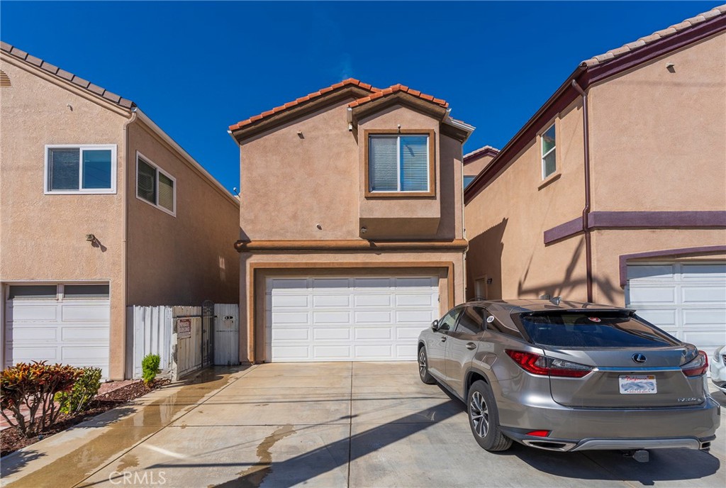 Huntington Beach, California, 92648, United States, 3 Bedrooms Bedrooms, ,4 BathroomsBathrooms,Residential,For Sale,1897780