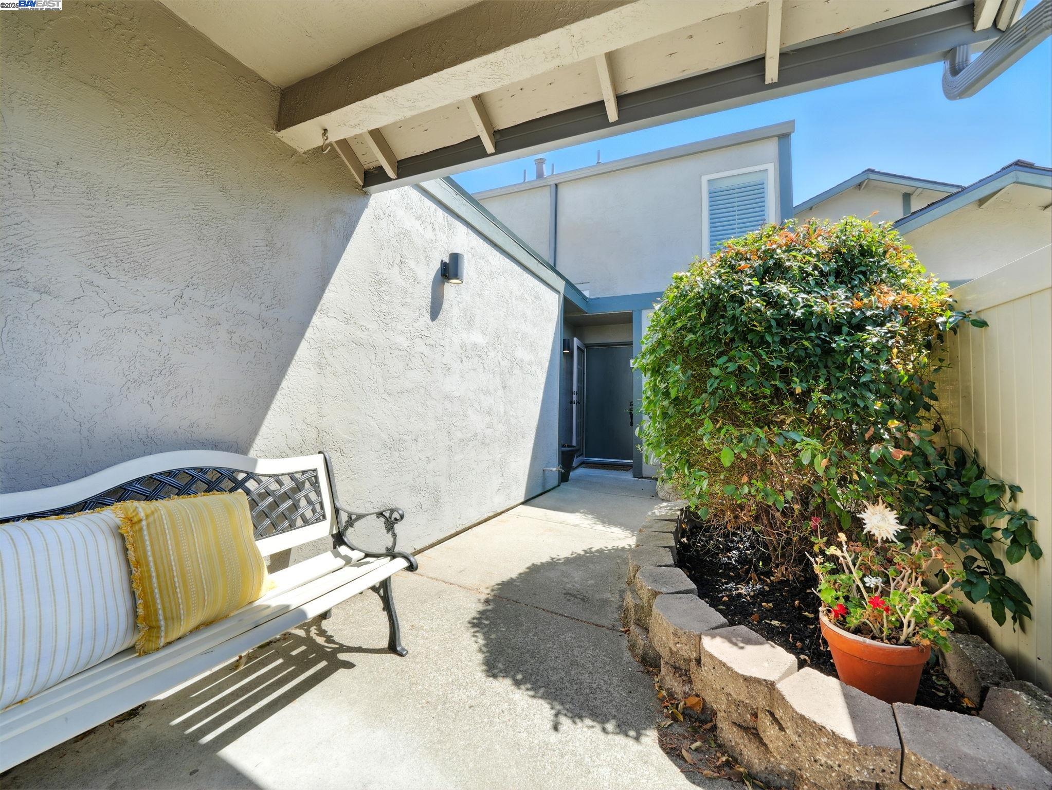 Livermore, California, 94551, United States, 2 Bedrooms Bedrooms, ,1 BathroomBathrooms,Residential,For Sale,1927441