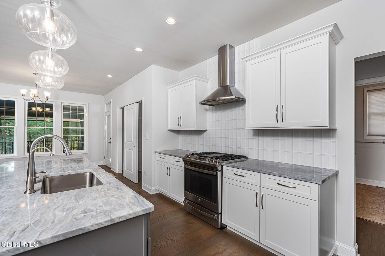 Halfmoon, New York, 12065, United States, 4 Bedrooms Bedrooms, ,3 BathroomsBathrooms,Residential,For Sale,1987891