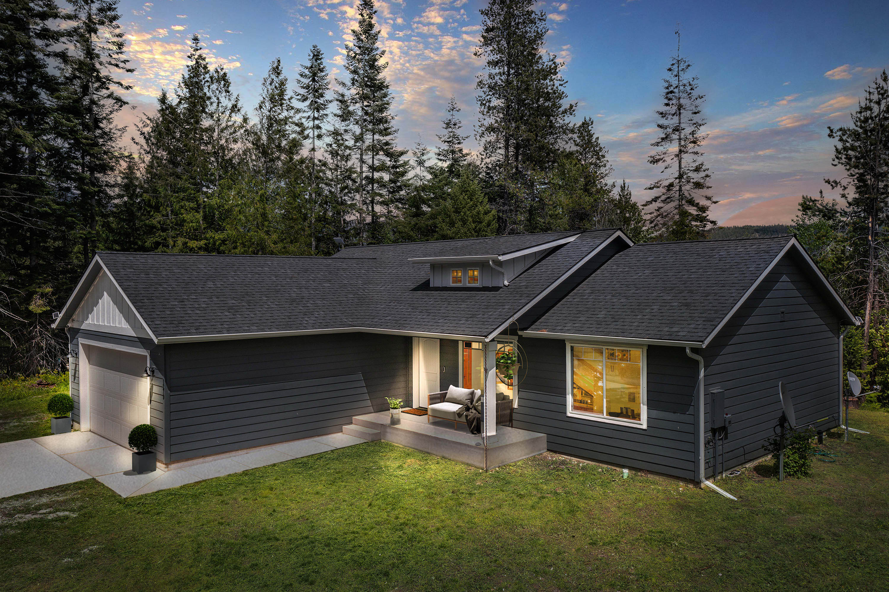 Sagle, Idaho, 83860, United States, 3 Bedrooms Bedrooms, ,2 BathroomsBathrooms,Residential,For Sale,1935178