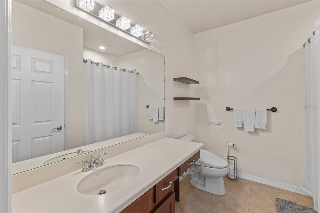 Bradenton, Florida, 34209, United States, 5 Bedrooms Bedrooms, ,3 BathroomsBathrooms,Residential,For Sale,1916938