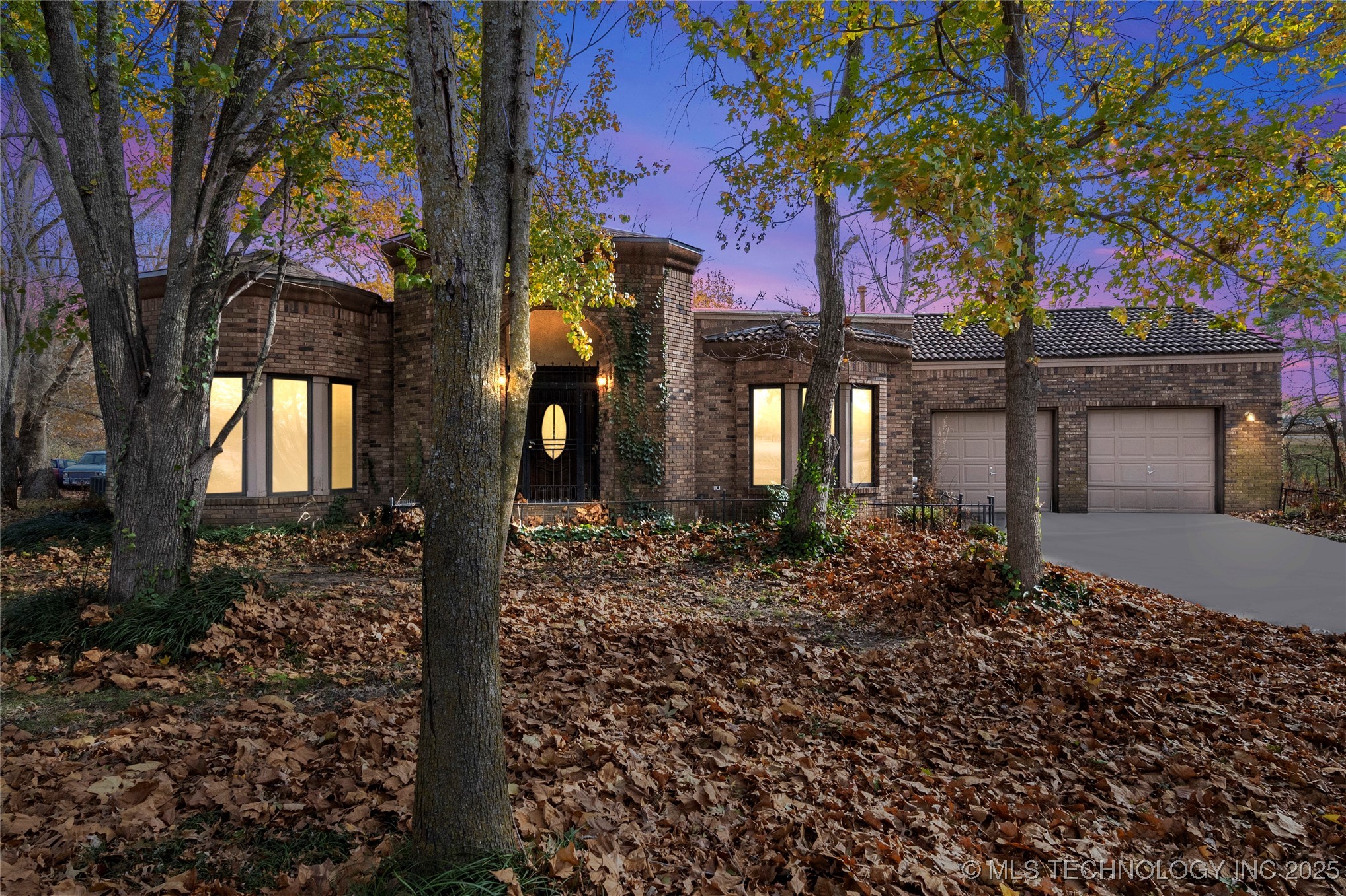 Broken Arrow, Oklahoma, 74014, United States, 3 Bedrooms Bedrooms, ,3 BathroomsBathrooms,Residential,For Sale,1846859