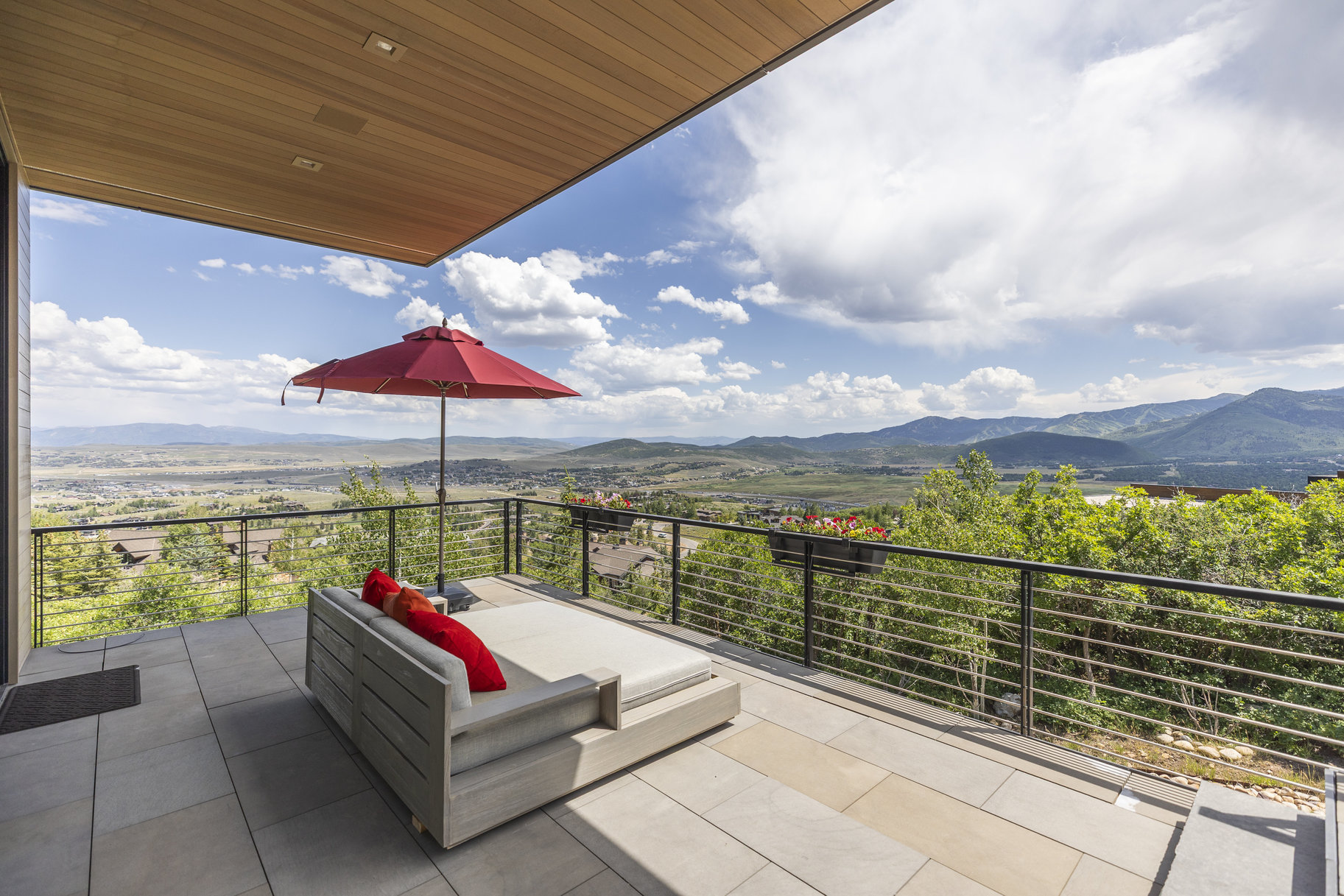  Sophisticated Mountain Design with Unmatched Views in an Elite Setting - 物件實景