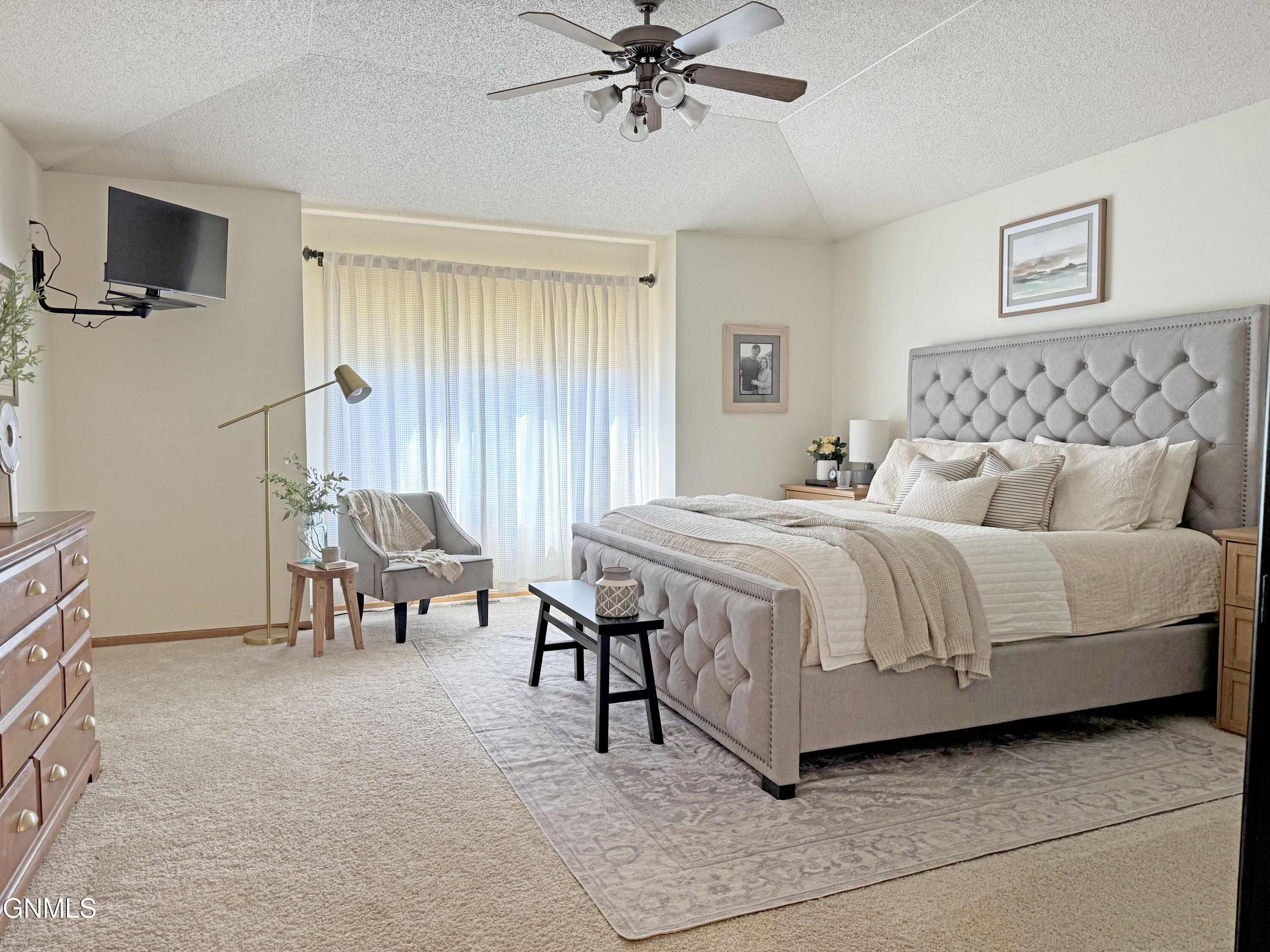 Bismarck, North Dakota, 58503, United States, 5 Bedrooms Bedrooms, ,2 BathroomsBathrooms,Residential,For Sale,2001566