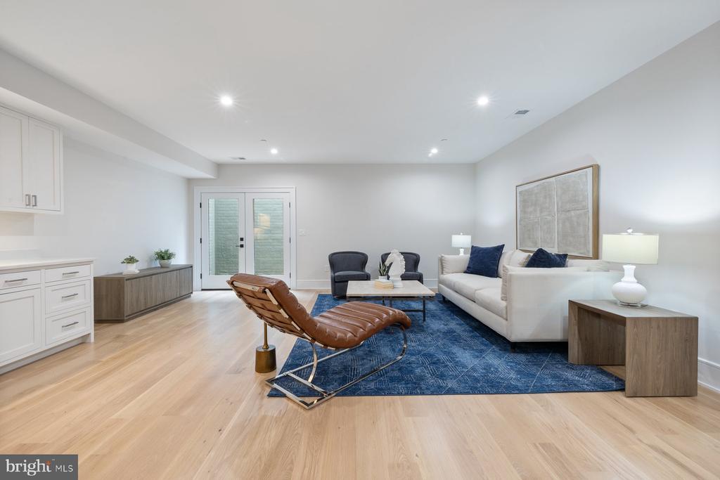 Chevy Chase, Maryland, 20815, United States, 6 Bedrooms Bedrooms, ,7 BathroomsBathrooms,Residential,For Sale,1976530