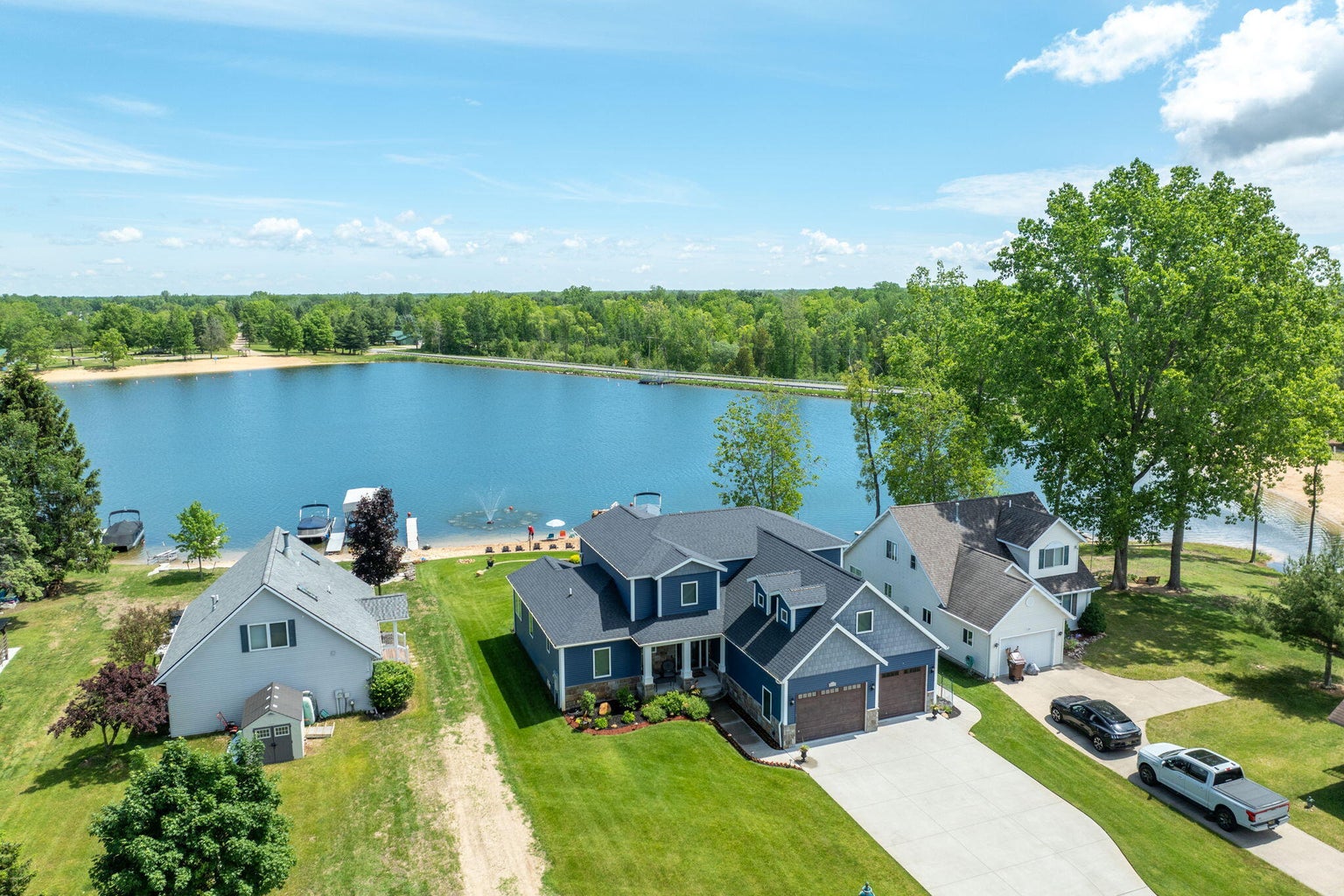 Canadian Lakes, Michigan, 49346, United States, 7 Bedrooms Bedrooms, ,5 BathroomsBathrooms,Residential,For Sale,1765643