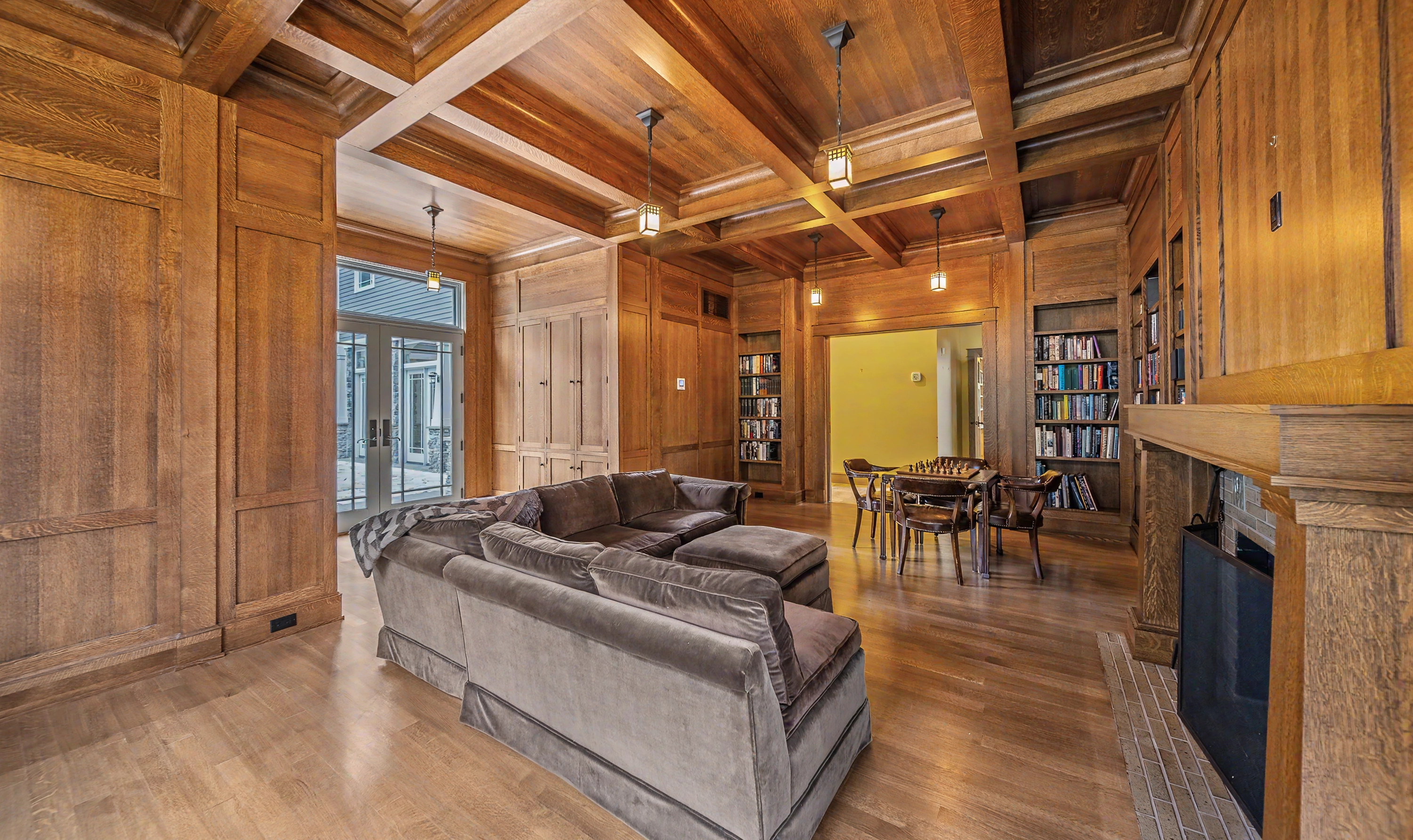  Stunning Prairie-Inspired Estate on 16 Acres of Scenic Woodlands - 物件實景