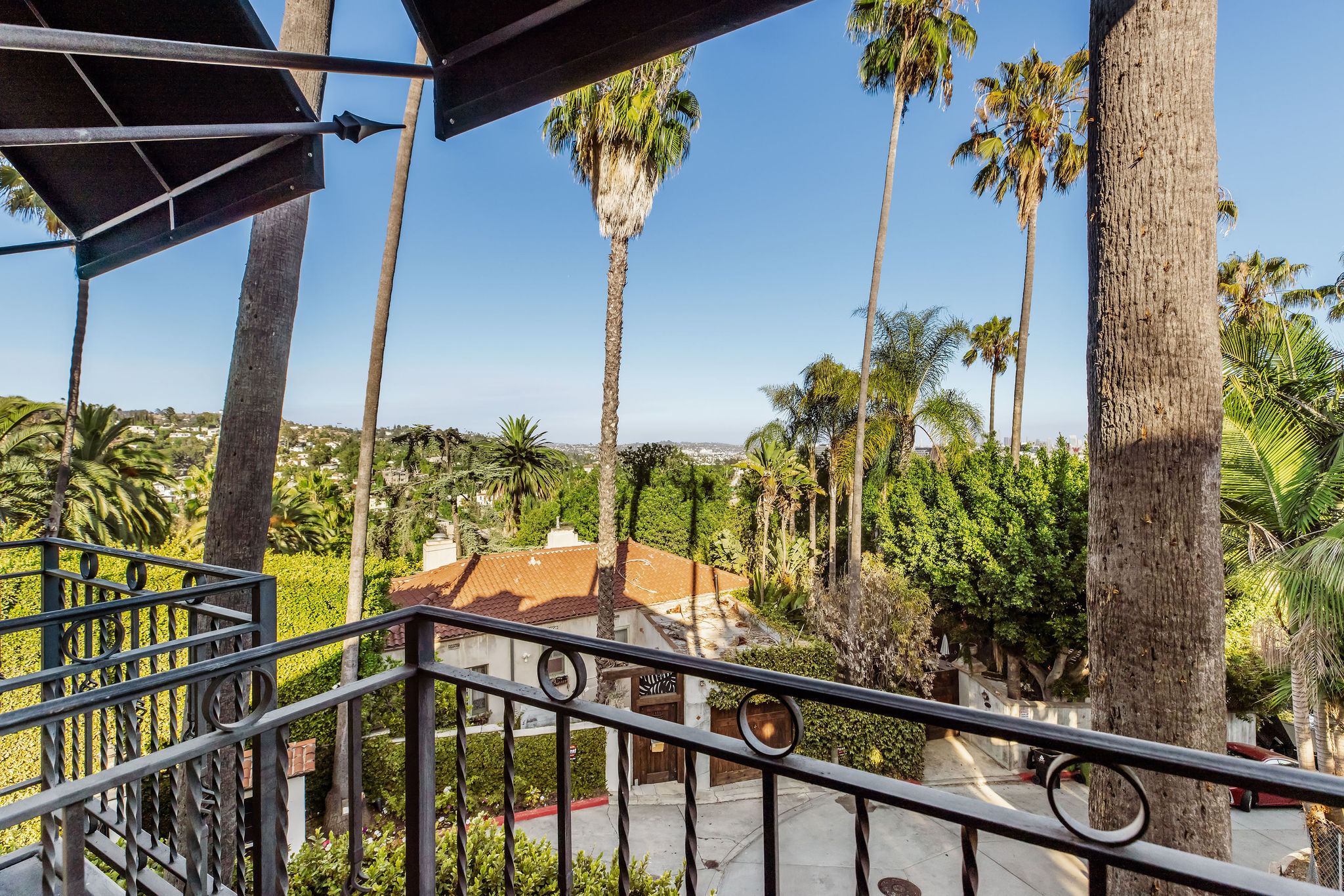  Romantic Spanish Retreat in Whitley Heights - 物件實景