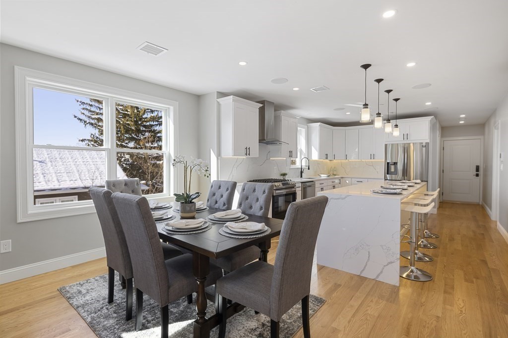 Everett, Massachusetts, 02149, United States, 3 Bedrooms Bedrooms, ,2 BathroomsBathrooms,Residential,For Sale,1923435