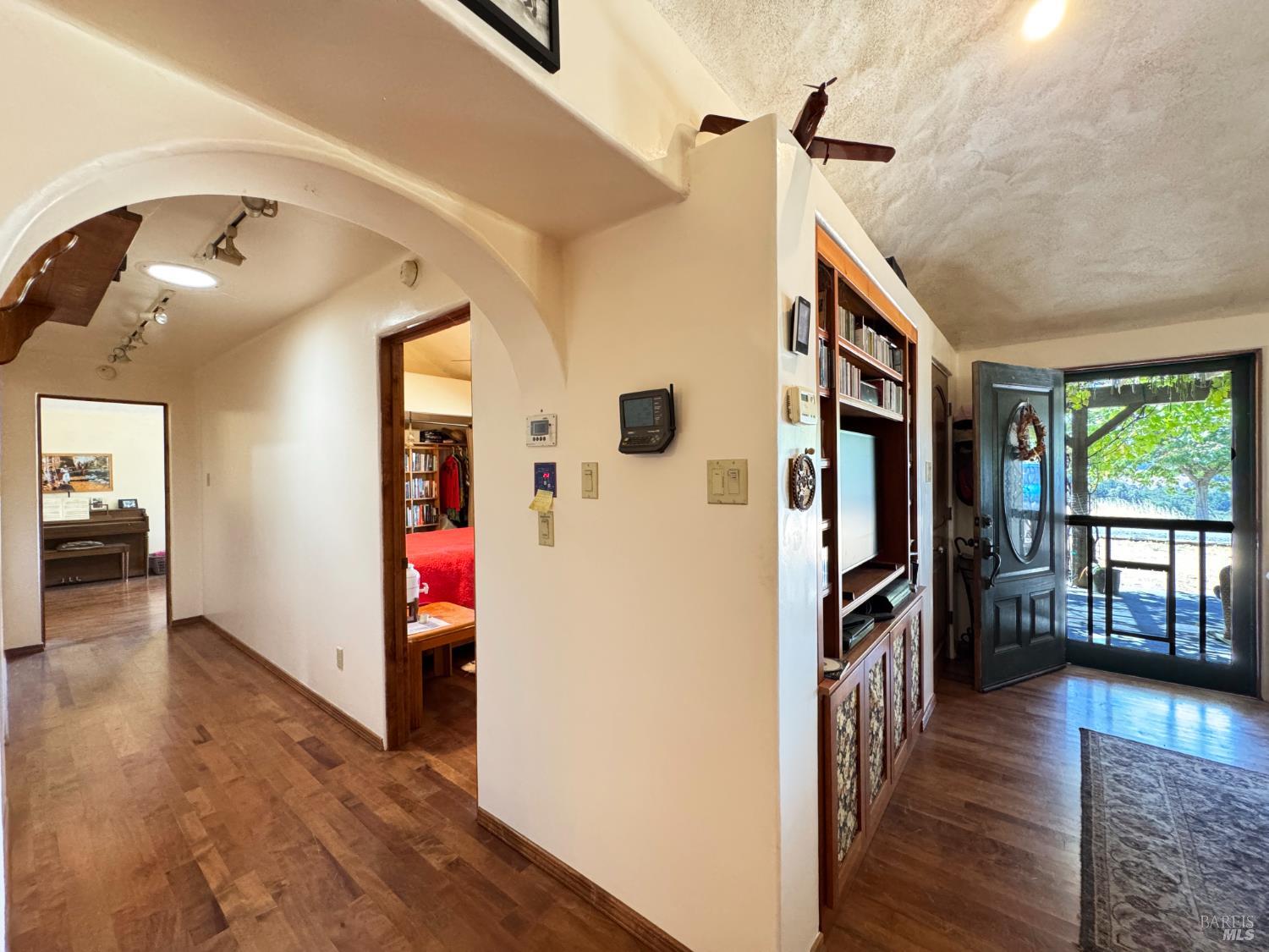 Garberville, California, 95542, United States, 3 Bedrooms Bedrooms, ,2 BathroomsBathrooms,Residential,For Sale,1914332