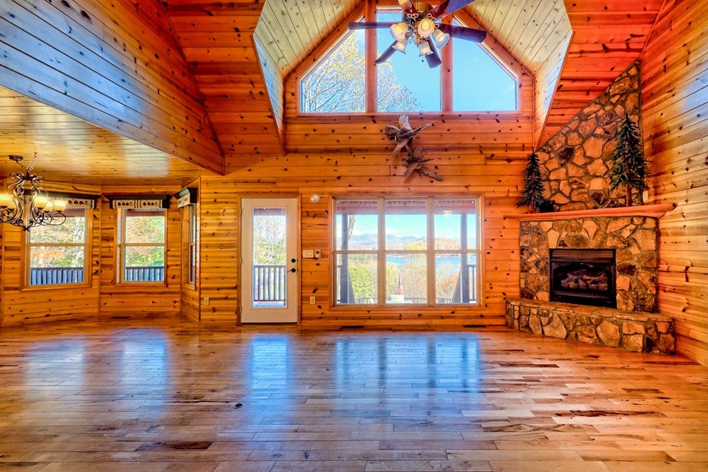 Young Harris, Georgia, 30582, United States, 4 Bedrooms Bedrooms, ,5 BathroomsBathrooms,Residential,For Sale,1987920