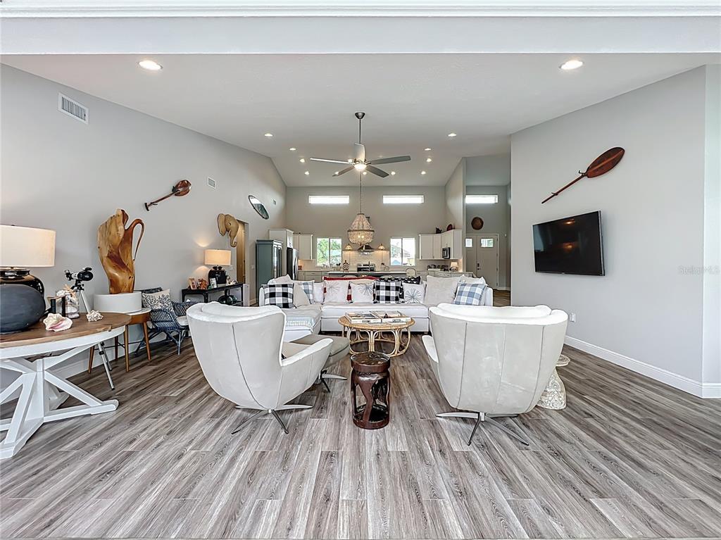 Groveland, Florida, 34736, United States, 5 Bedrooms Bedrooms, ,7 BathroomsBathrooms,Residential,For Sale,1906633