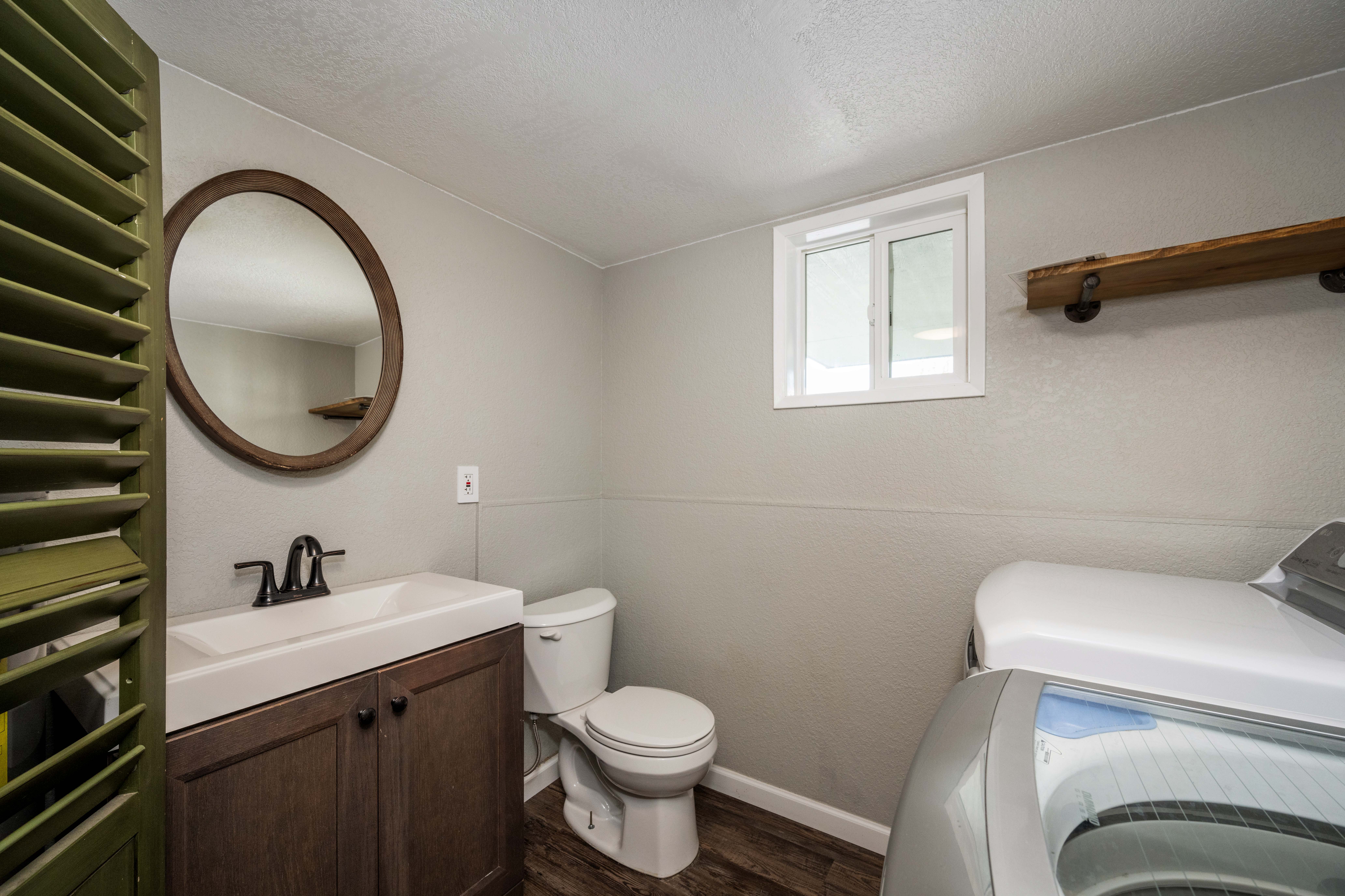  Beautifully Maintained Tri-Level Home - 物件實景