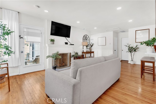 Downey, California, 90241, United States, 3 Bedrooms Bedrooms, ,2 BathroomsBathrooms,Residential,For Sale,1914661