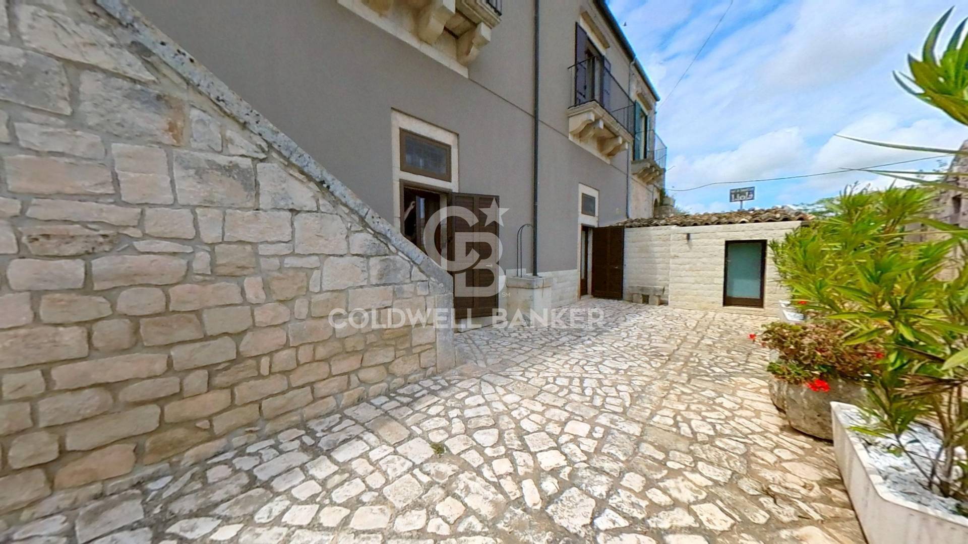 Modica, Ragusa, 97015, IT, 4 Bedrooms Bedrooms, ,6 BathroomsBathrooms,Residential,For Sale,1827626