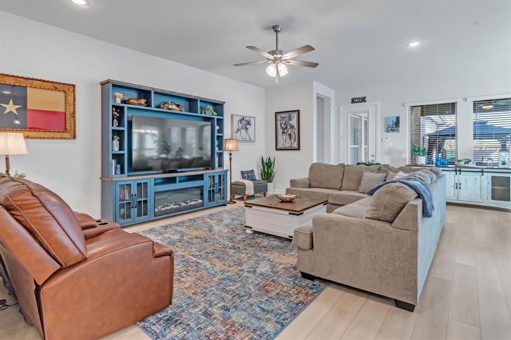 Arlington, Texas, 76005, United States, 3 Bedrooms Bedrooms, ,2 BathroomsBathrooms,Residential,For Sale,1902792