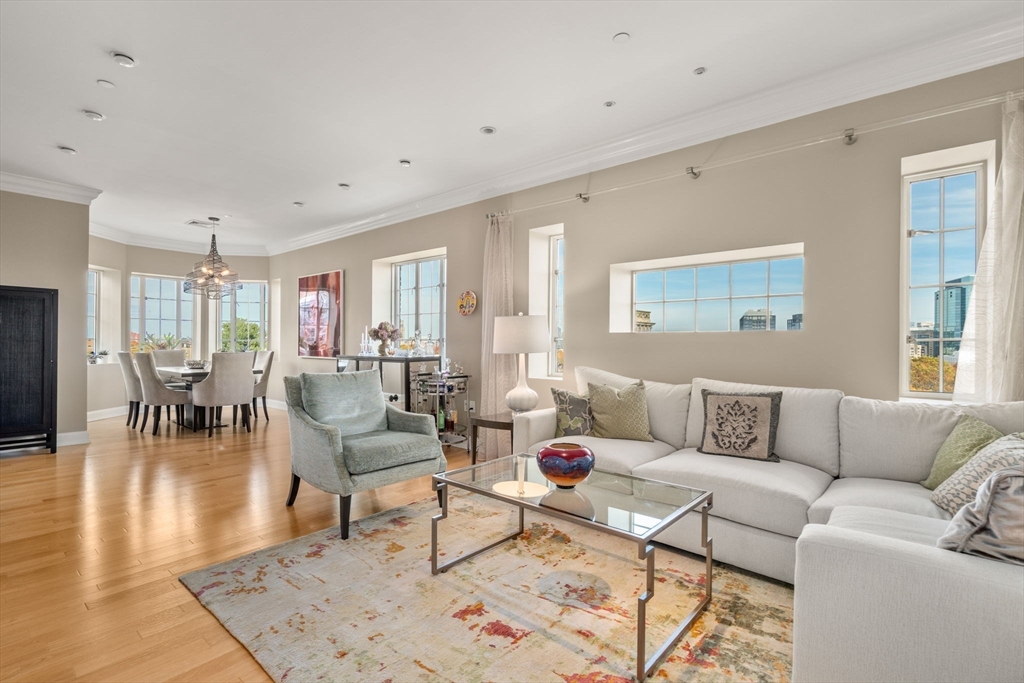 Brookline, Massachusetts, 02446, United States, 3 Bedrooms Bedrooms, ,3 BathroomsBathrooms,Residential,For Sale,1991911