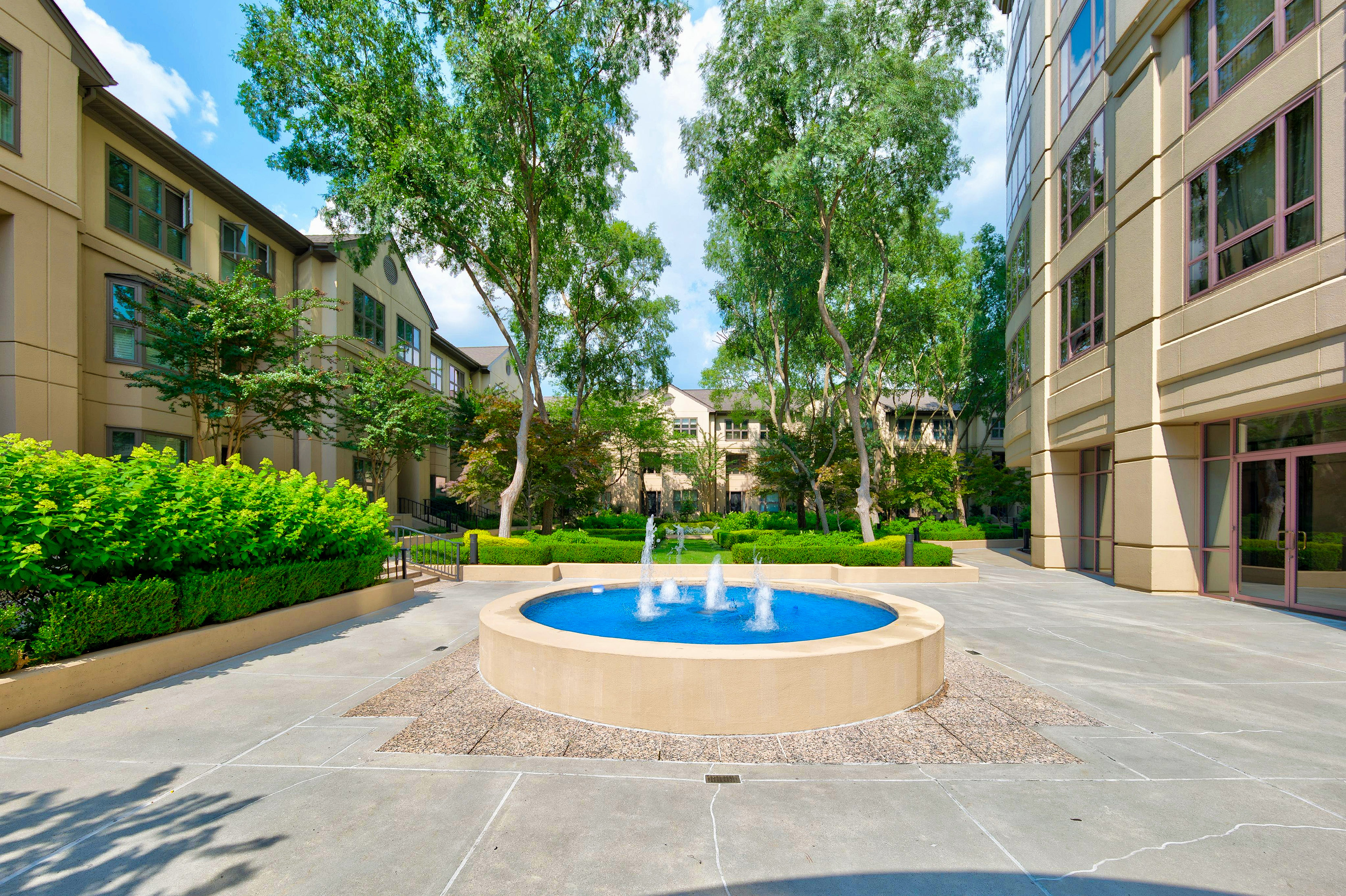  Welcome to Unit 2150 at The Oaks at Buckhead - 物件實景
