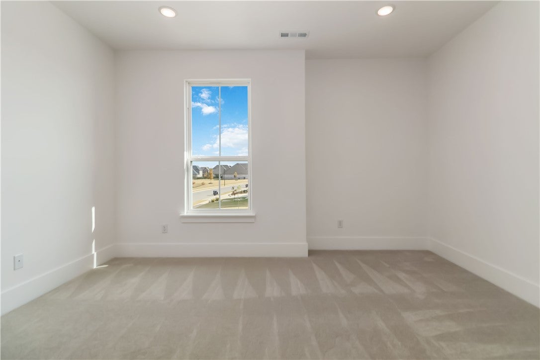 Bentonville, Arkansas, 72713, United States, 4 Bedrooms Bedrooms, ,3 BathroomsBathrooms,Residential,For Sale,1989586