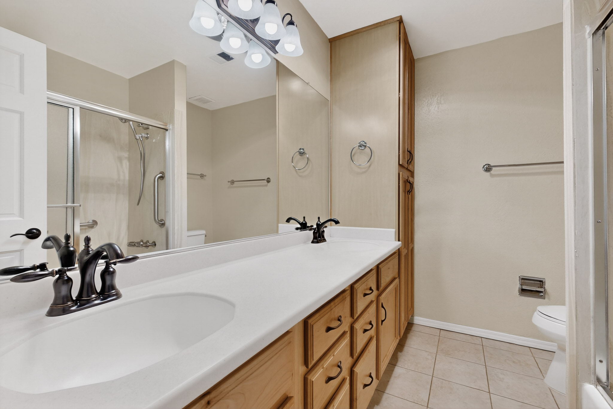 Albuquerque, New Mexico, 87109, United States, 4 Bedrooms Bedrooms, ,3 BathroomsBathrooms,Residential,For Sale,1985766