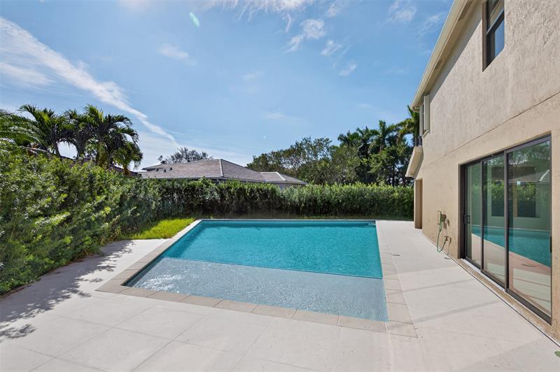 Weston, Florida, 33332, United States, 5 Bedrooms Bedrooms, ,4 BathroomsBathrooms,Residential,For Sale,2003132