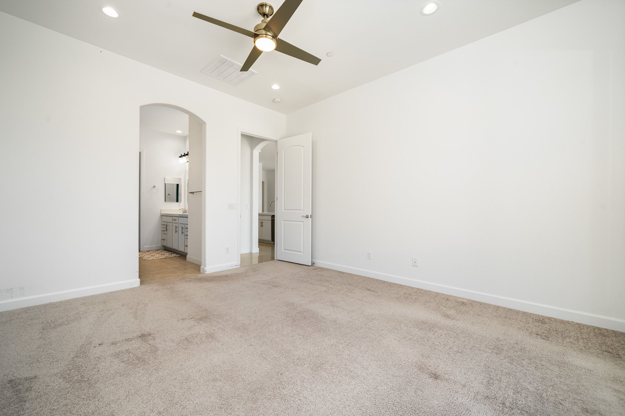  Panoramic Mountain Views on Elevated Premium Lot - 物件實景