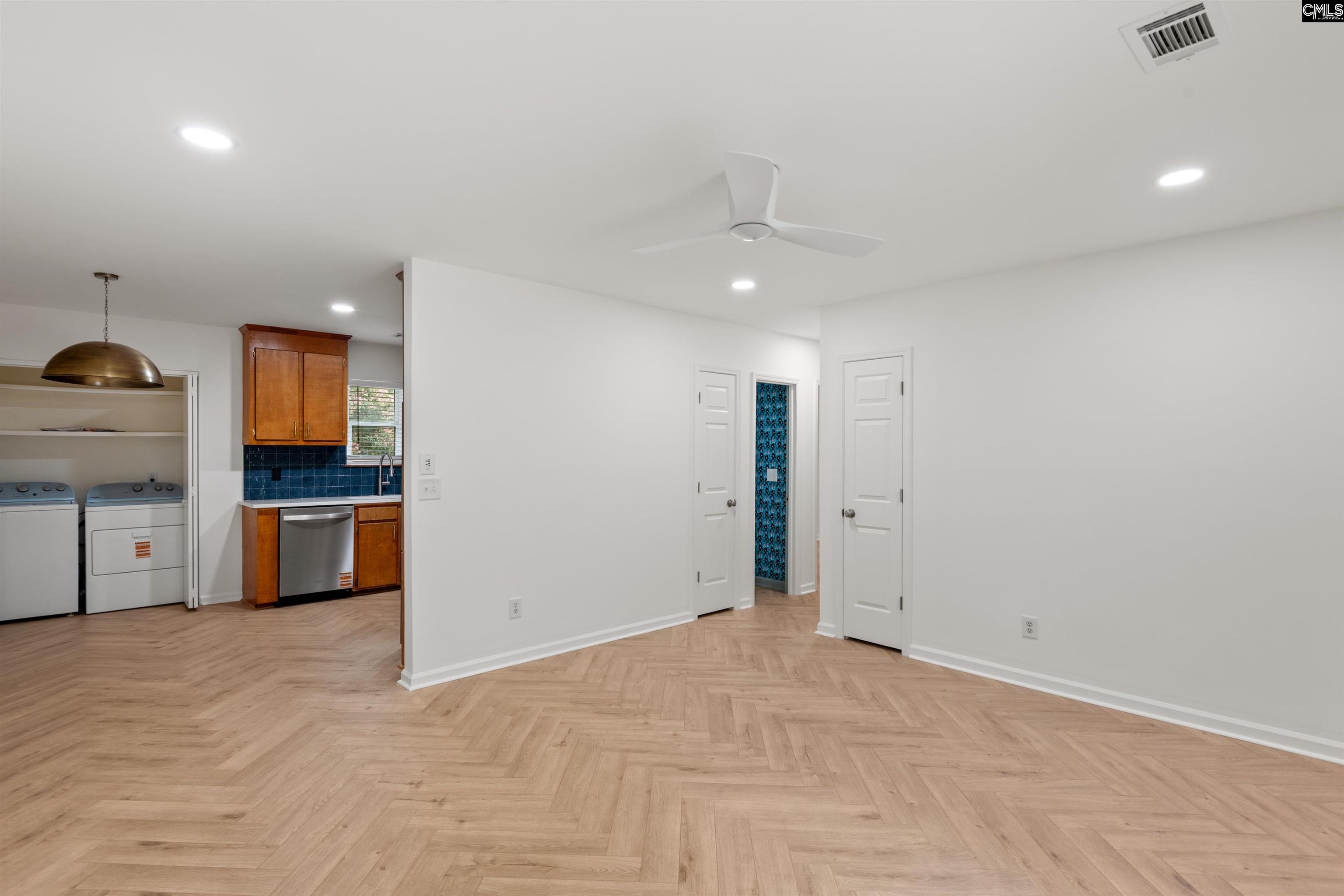 Columbia, South Carolina, 29201, United States, ,3 BathroomsBathrooms,Residential,For Sale,1926289