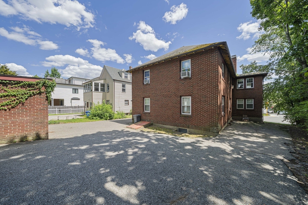 Newton, Massachusetts, 02461, United States, 7 Bedrooms Bedrooms, ,2 BathroomsBathrooms,Residential,For Sale,1939866