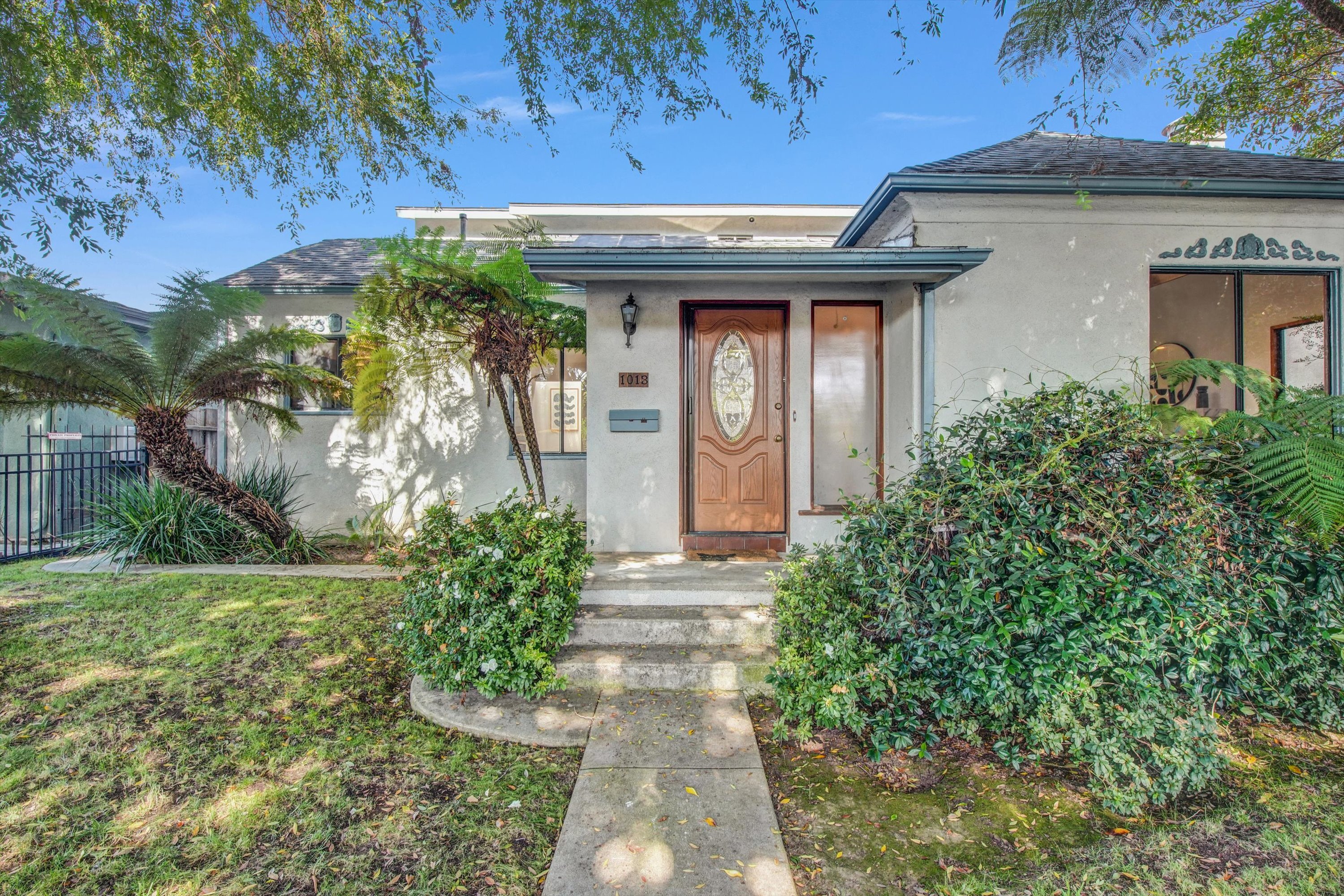 1013 Bay Street 