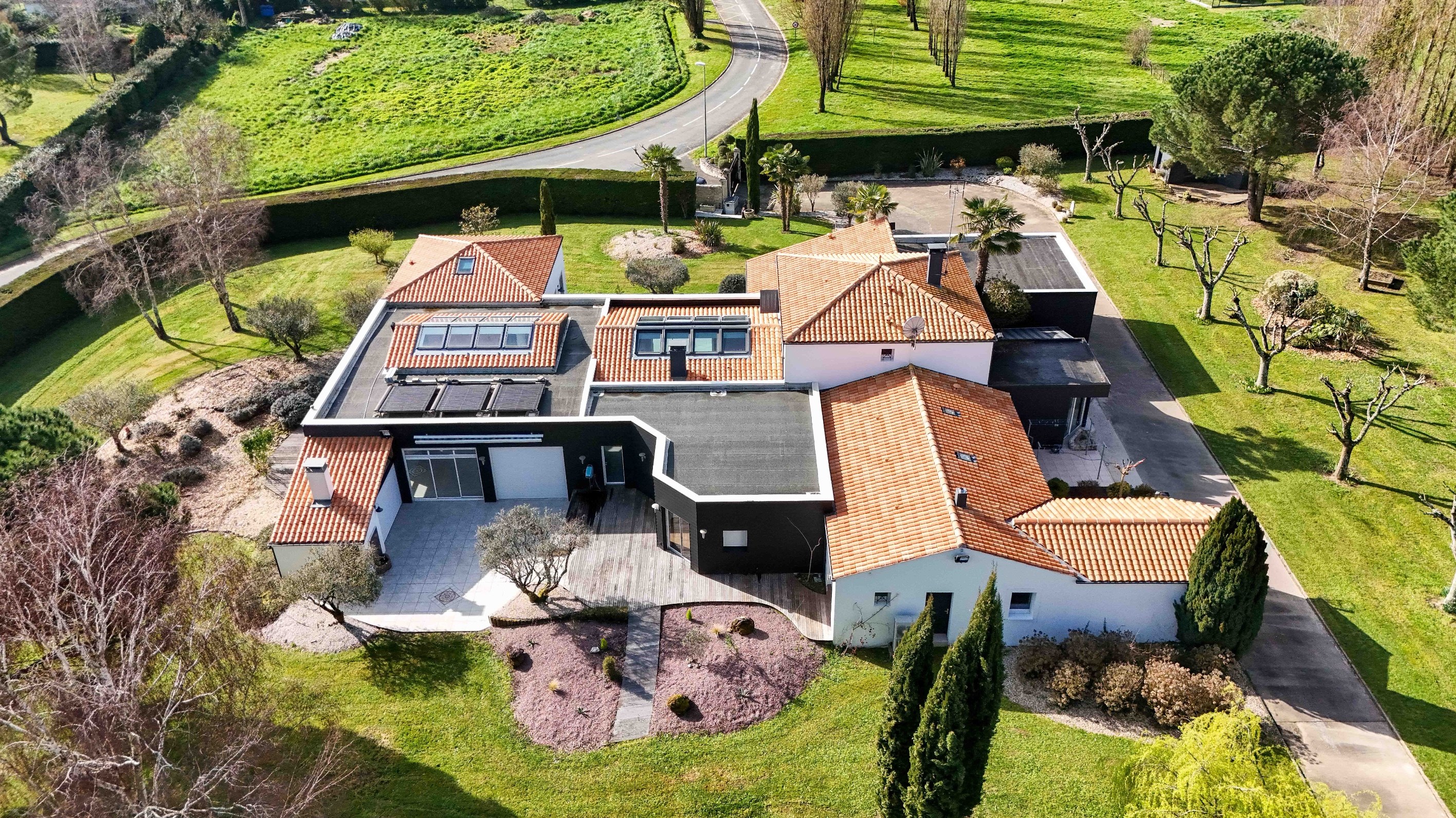  Exceptional architect-designed 533 sqm villa, with nothing but the tranquility … - 物件實景