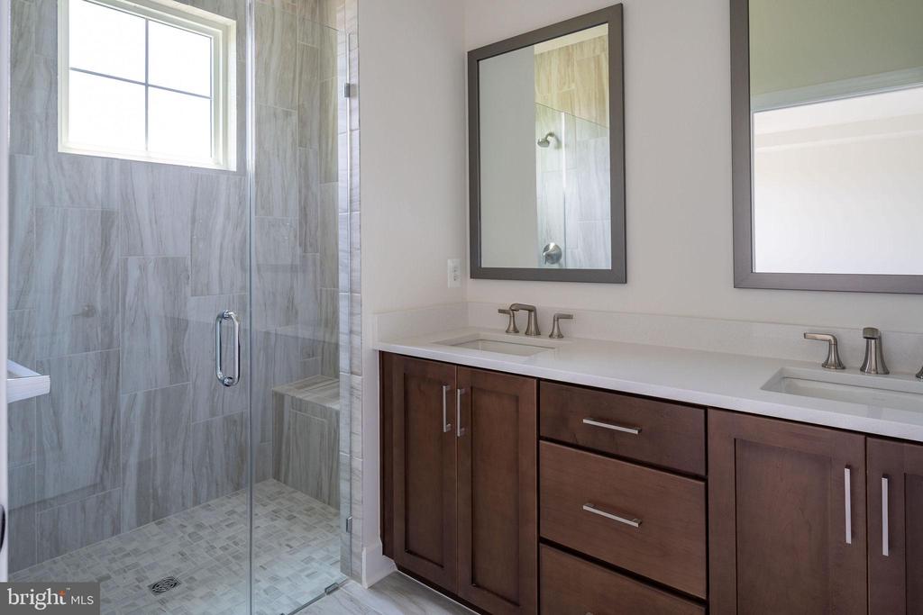 Woodbridge, Virginia, 22191, United States, 3 Bedrooms Bedrooms, ,4 BathroomsBathrooms,Residential,For Sale,1984247