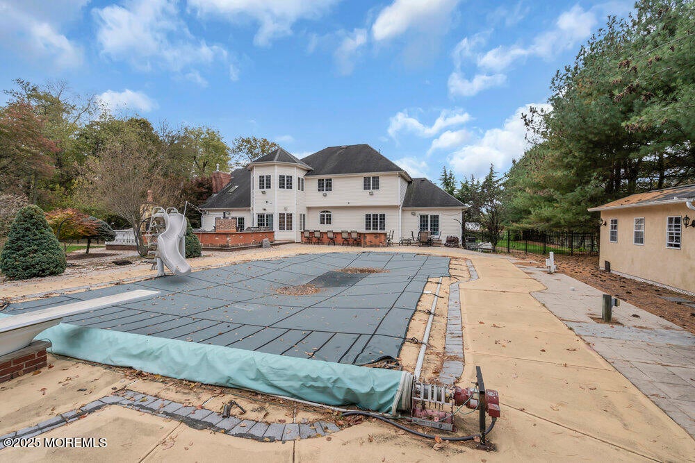 Manalapan, New Jersey, 07726, United States, 5 Bedrooms Bedrooms, ,5 BathroomsBathrooms,Residential,For Sale,1980978