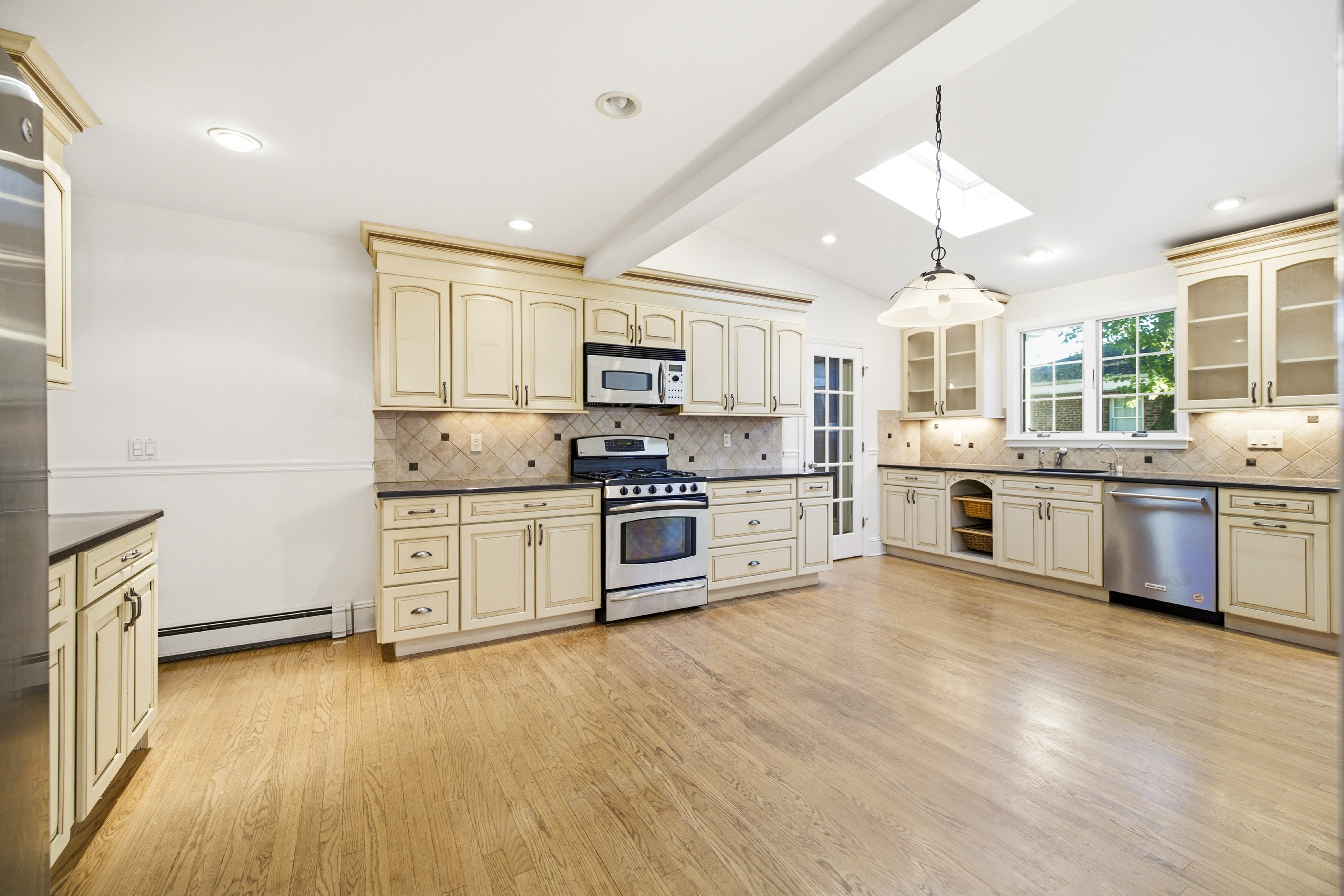  404 Cornwell Avenue, Malverne, NY 11565 - 物件實景