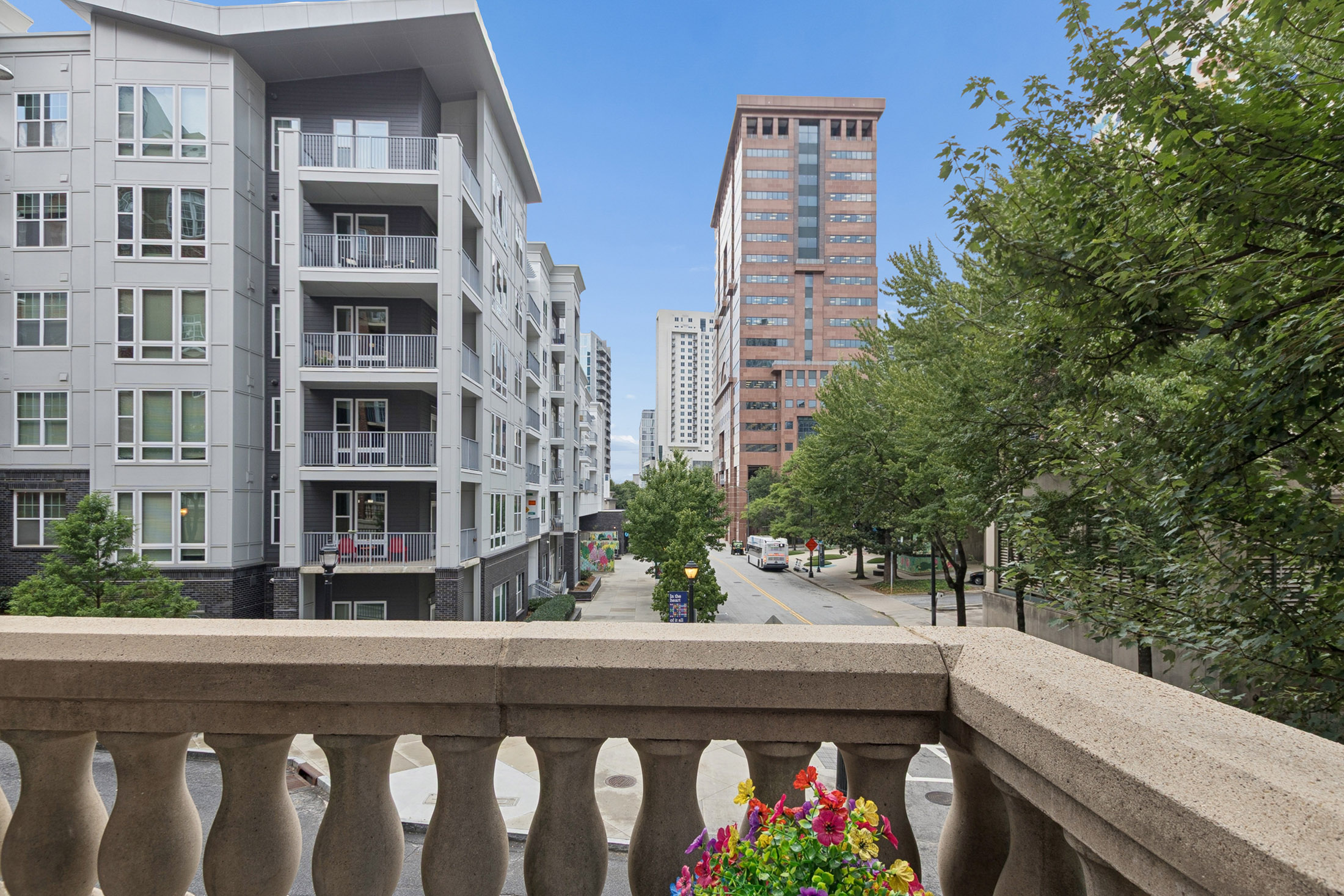  Fantastic Corner Condo in Vibrant Midtown Atlanta - 物件實景