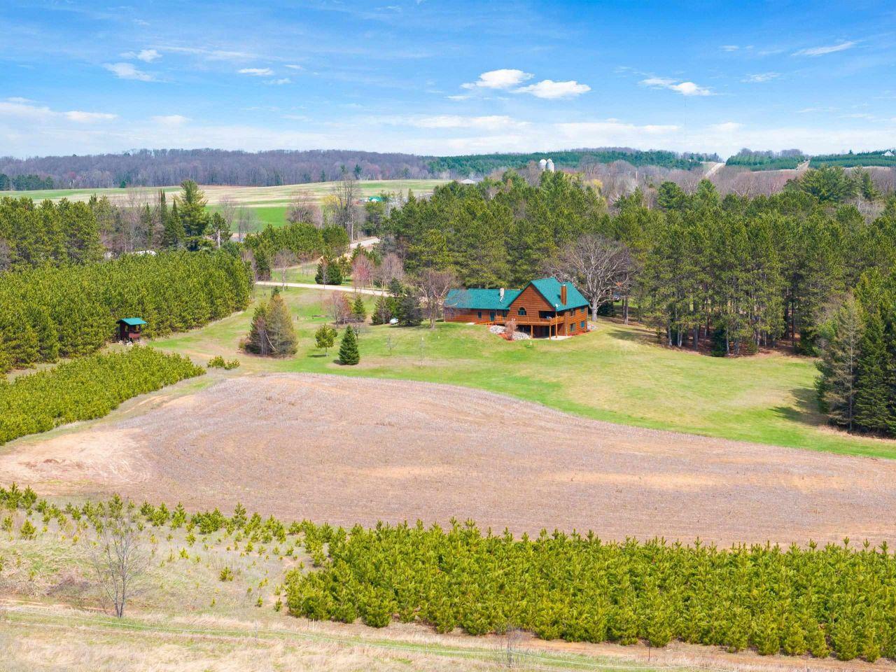 CRIVITZ, Wisconsin, 54129, United States, 4 Bedrooms Bedrooms, ,3 BathroomsBathrooms,Residential,For Sale,1792767
