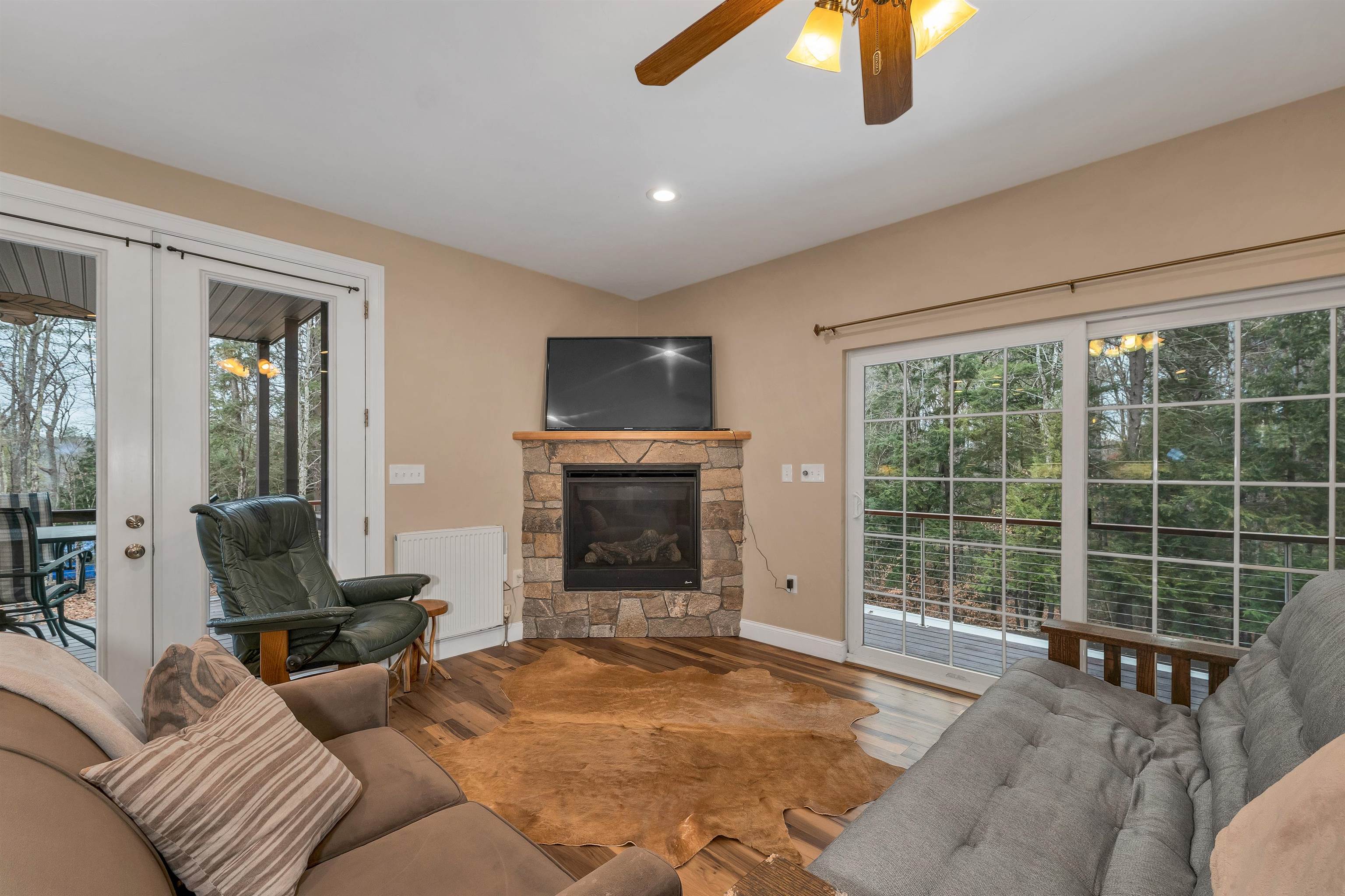 Meredith, New Hampshire, 03253, United States, 4 Bedrooms Bedrooms, ,2 BathroomsBathrooms,Residential,For Sale,1998295