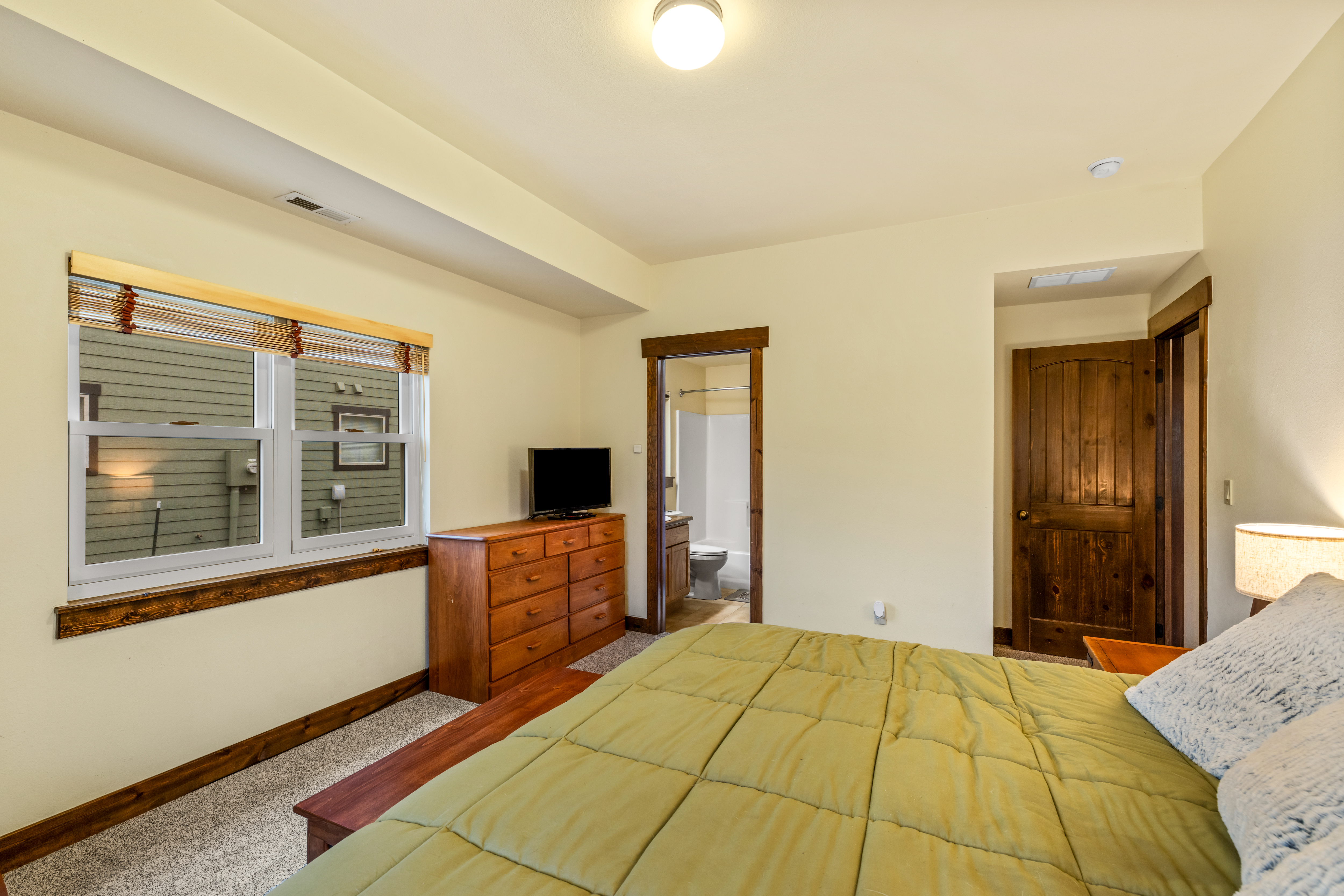  Updated Red Hawk Home w/ Spacious Layout - 物件實景