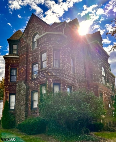 Plainfield City, New Jersey, 07060, United States, 7 Bedrooms Bedrooms, ,4 BathroomsBathrooms,Residential,For Sale,1975055