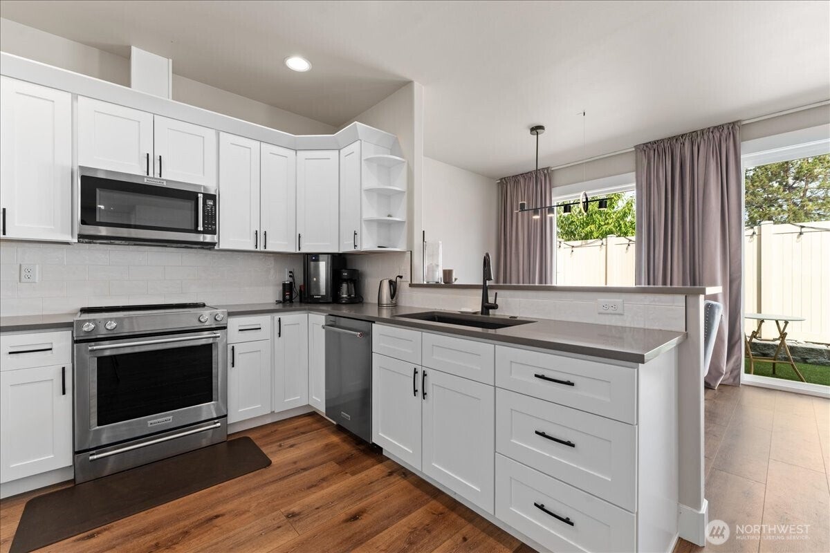 East Wenatchee, Washington, 98802, United States, 2 Bedrooms Bedrooms, ,2 BathroomsBathrooms,Residential,For Sale,1942009
