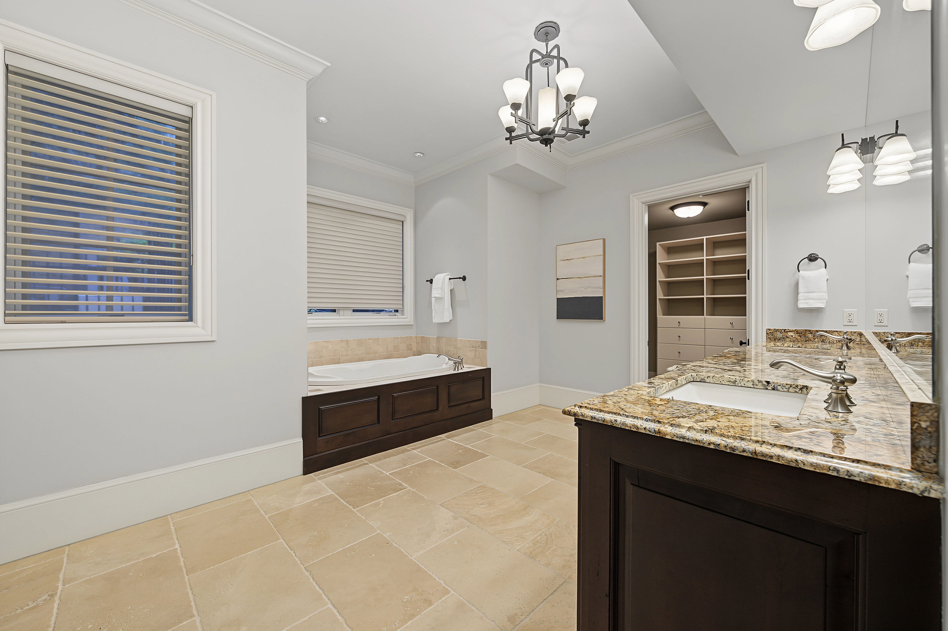  Exceptional Fully Gated Estate Near Chastain Park - 物件實景