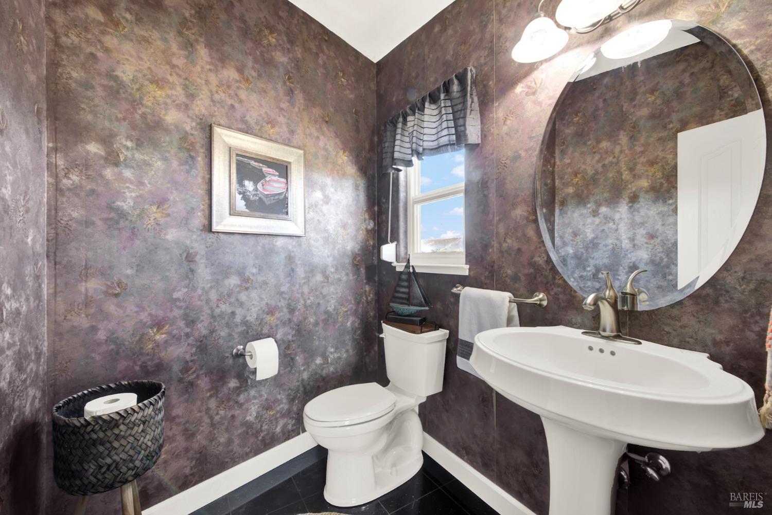 Winters, California, 95694, United States, 4 Bedrooms Bedrooms, ,4 BathroomsBathrooms,Residential,For Sale,1995750