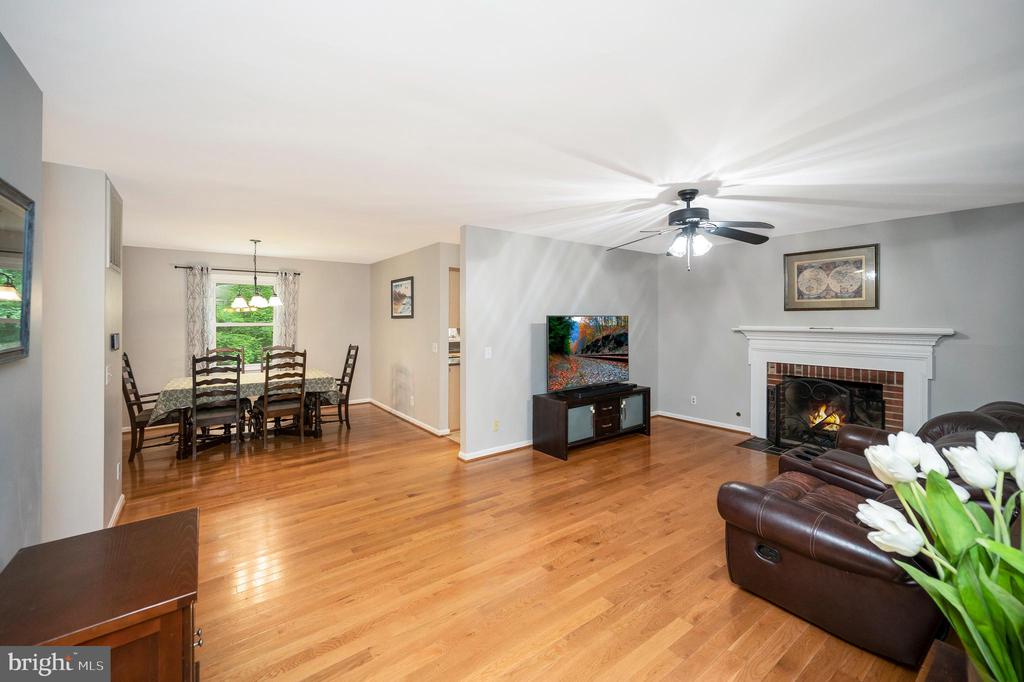 Fredericksburg, Virginia, 22406, United States, 3 Bedrooms Bedrooms, ,2 BathroomsBathrooms,Residential,For Sale,2049336