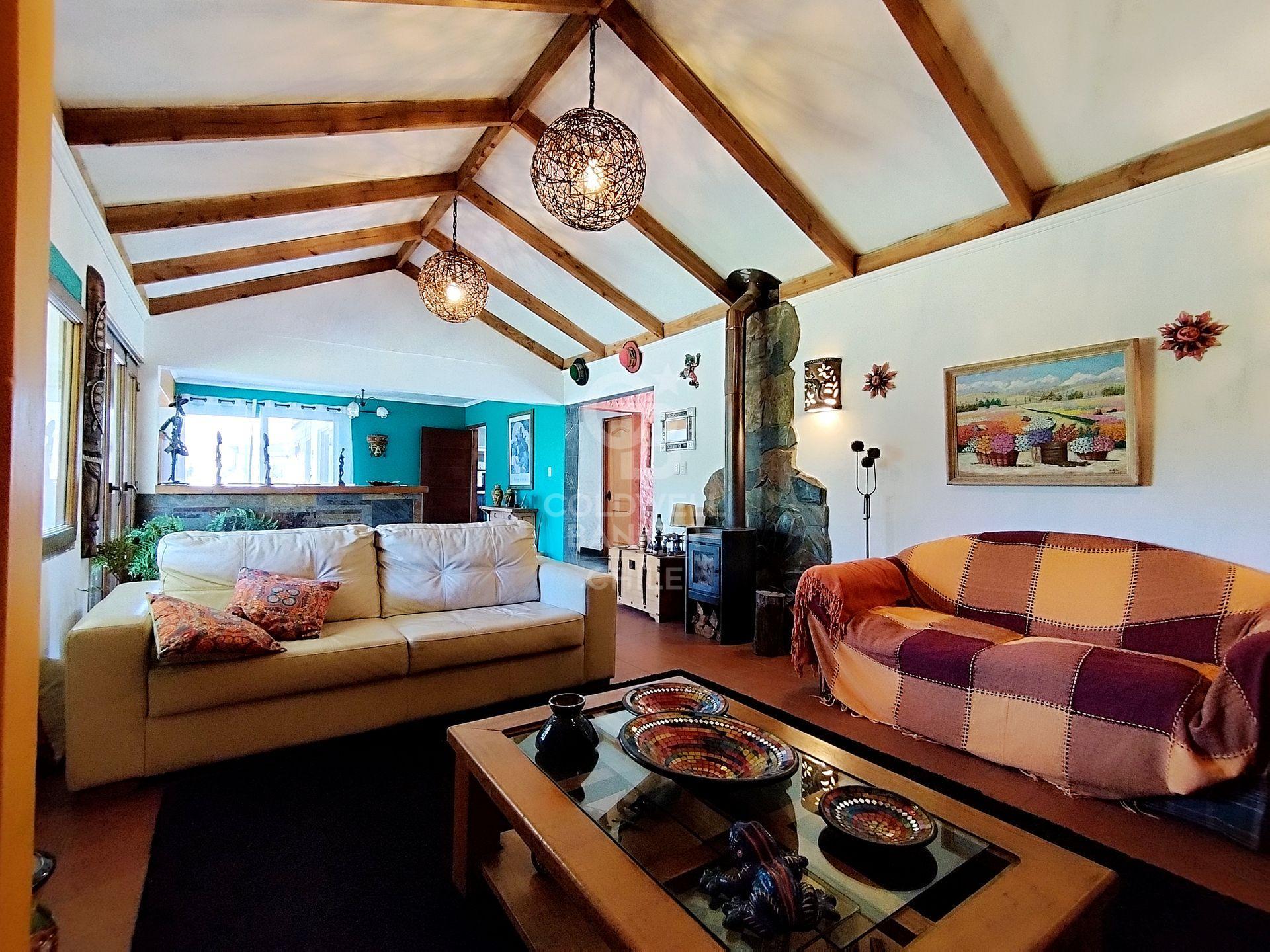 Lampa, Chile, 7 Bedrooms Bedrooms, ,5 BathroomsBathrooms,Residential,For Sale,1751708